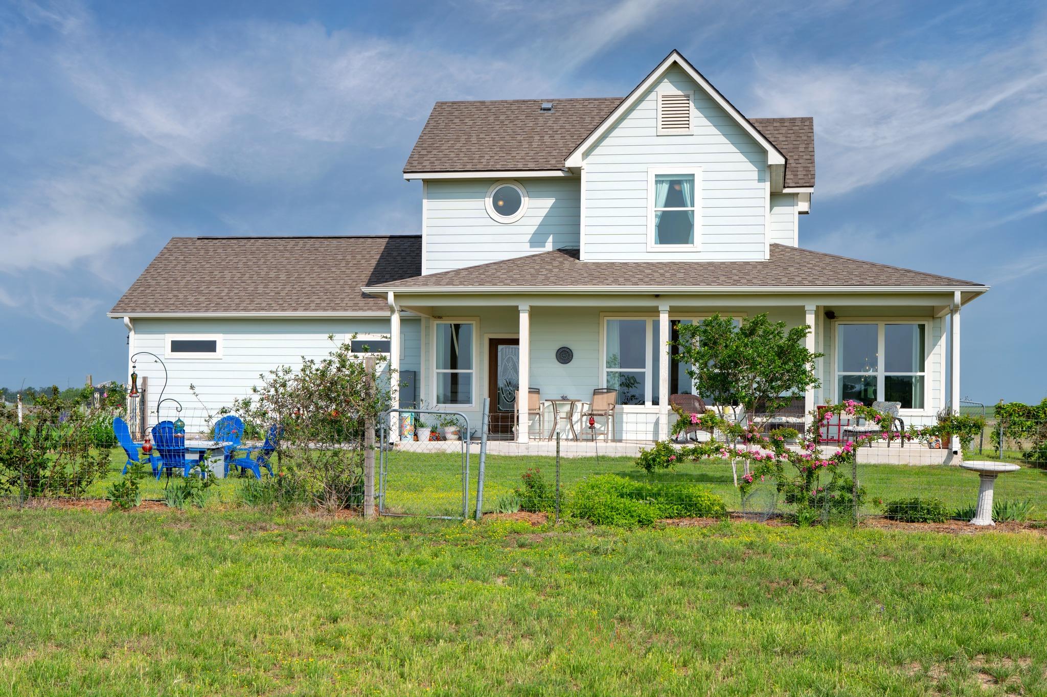 1662 County Road 465, Coupland, TX 78615 photo 5