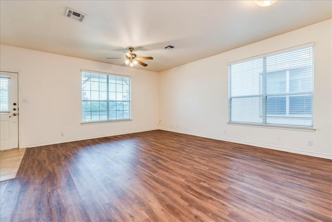 126 Sandstone DR #F, Jarrell, TX 76537 photo 5