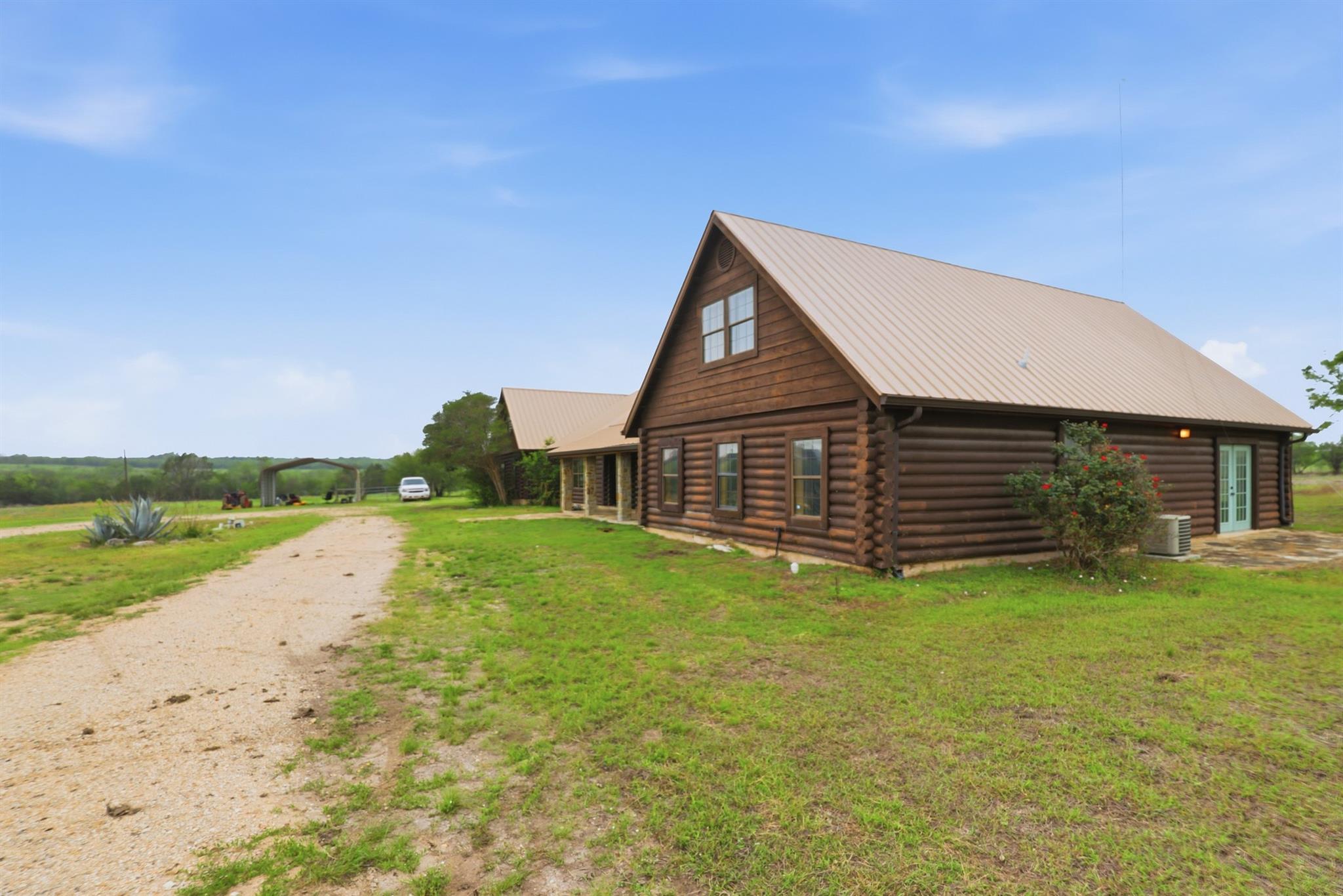 900 Union Wine RD, New Braunfels, TX 78130 photo 4