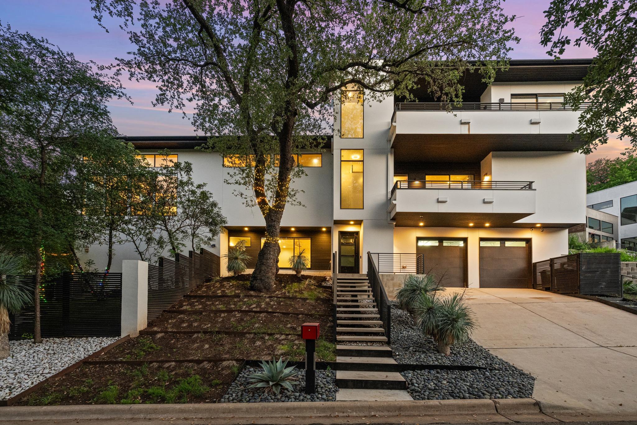 Photo of 1201 Kenwood Ave, Austin, TX 78704