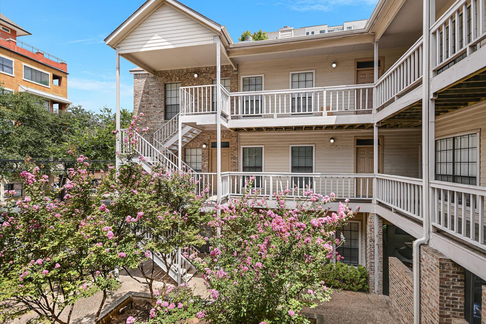 715 22nd 1/2 ST #204, Austin, TX 78705 photo 5