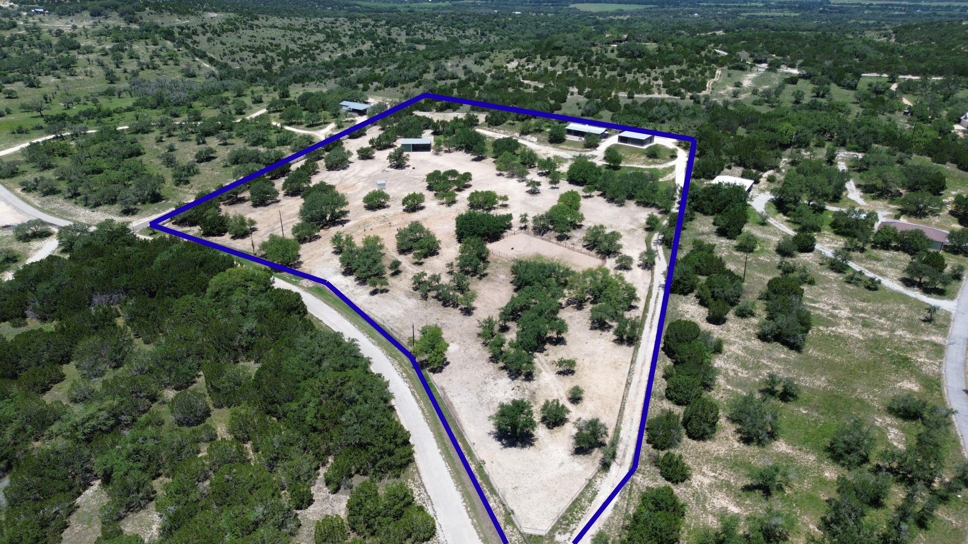 496 Middleton RD, Spicewood, TX 78669 photo 3