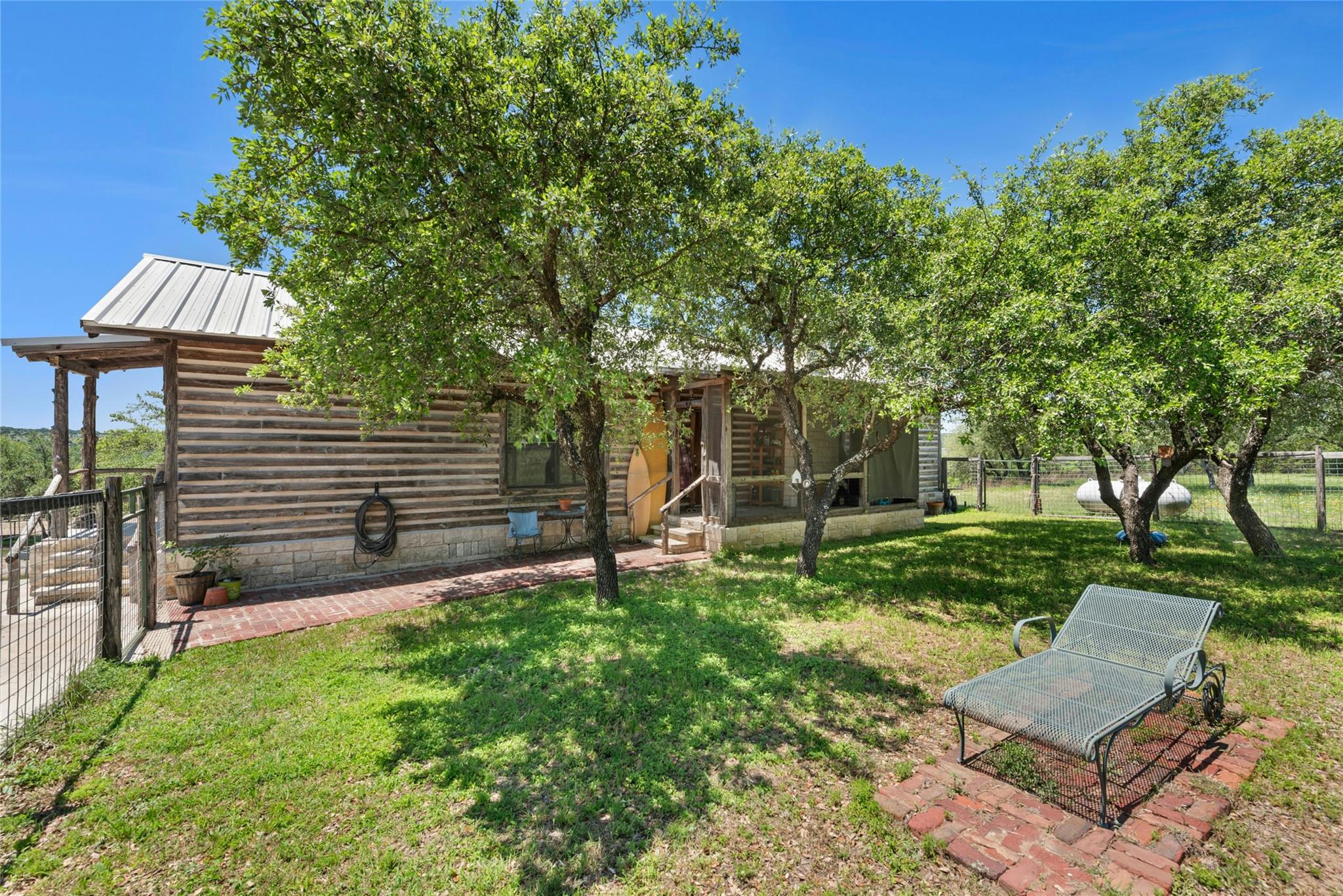 496 Middleton RD, Spicewood, TX 78669 photo 5