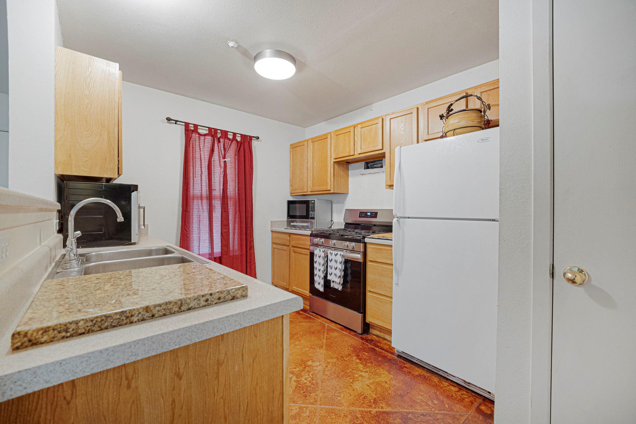 7104 Villita Avenida ST, Austin, TX 78741 photo 5