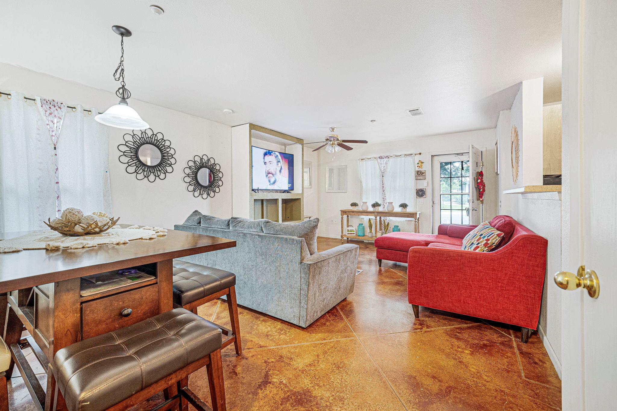 7104 Villita Avenida ST, Austin, TX 78741 photo 4