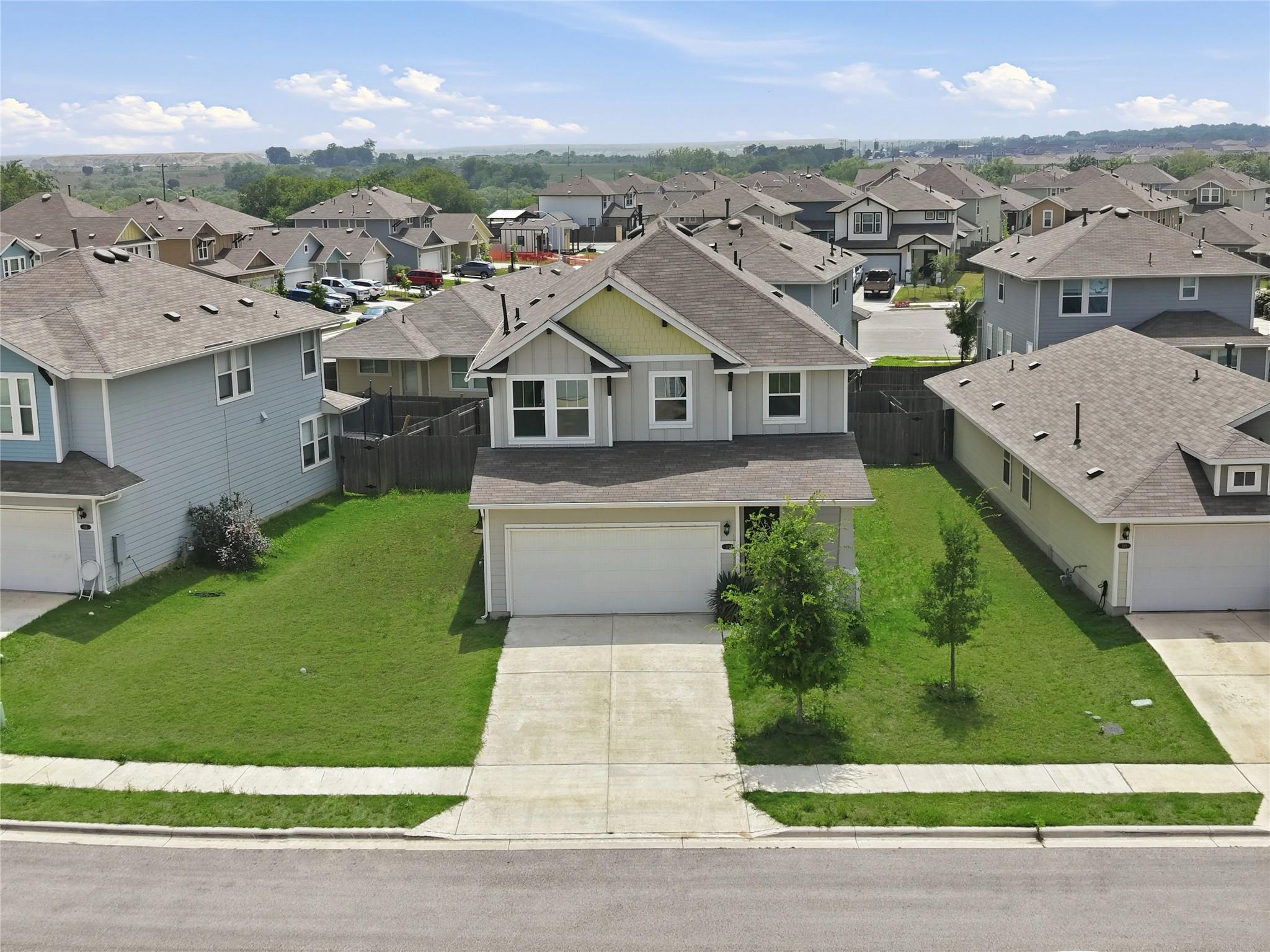 123 White Dunes DR, San Marcos, TX 78656 photo 2
