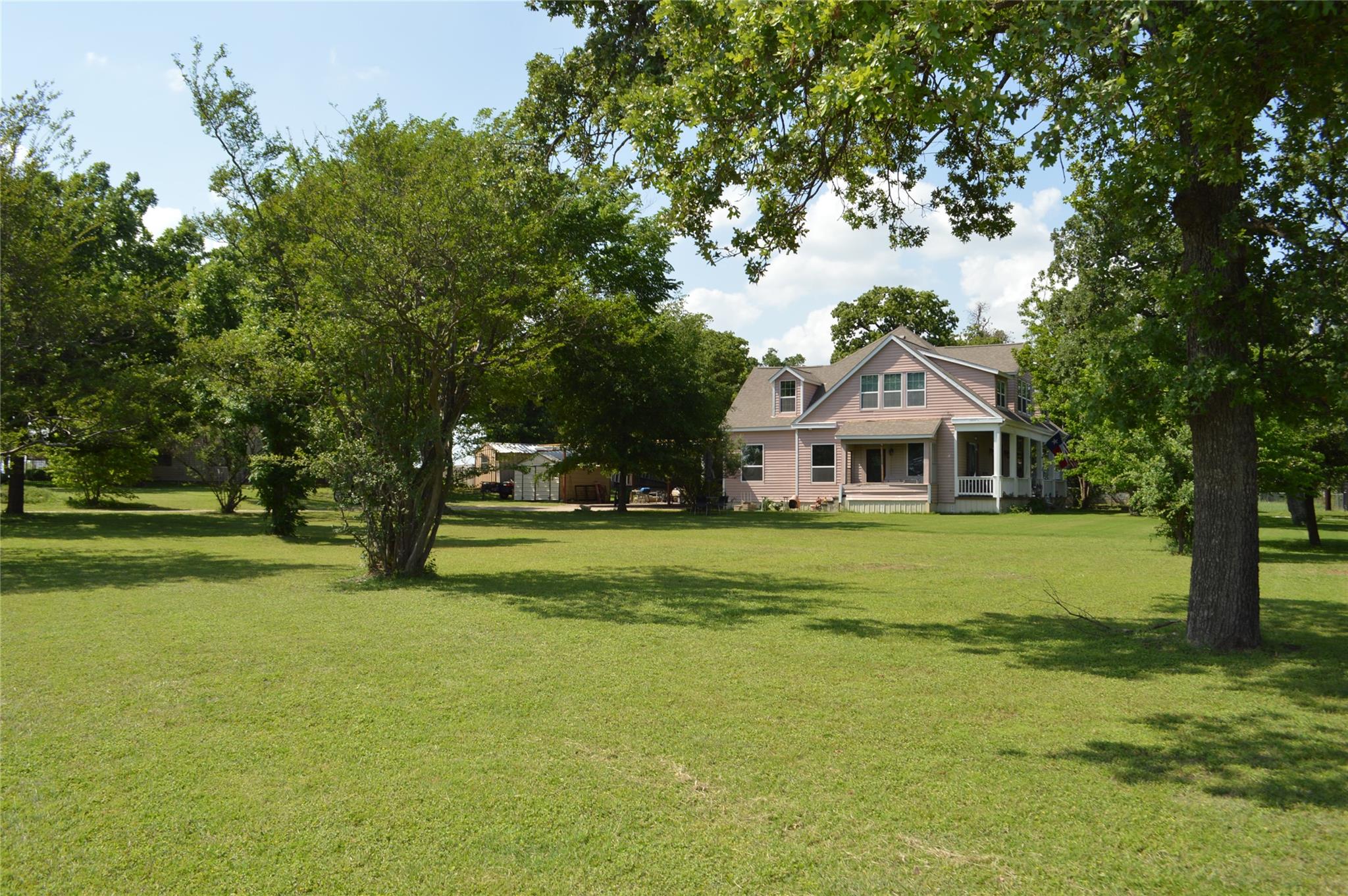 3202 Travis, Cameron, TX 76520 photo 2