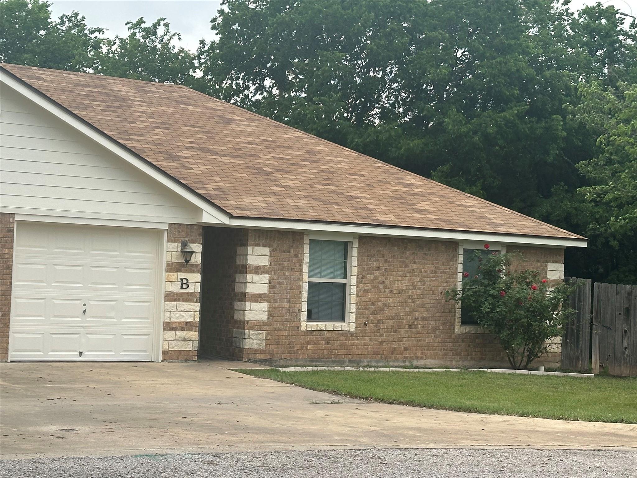 1608 Libby LN, Harker Heights, TX 76548 photo 2