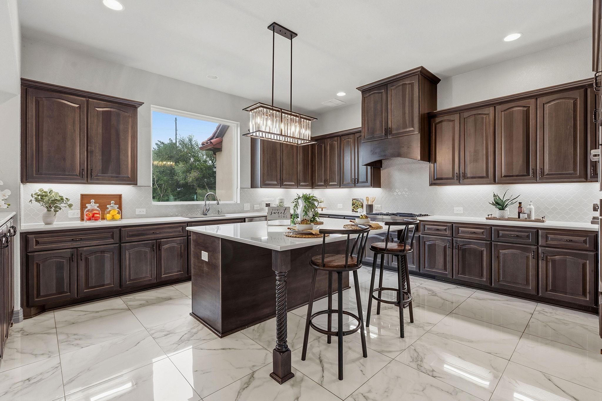 427 Bella Montagna CIR, Austin, TX 78734 photo 2