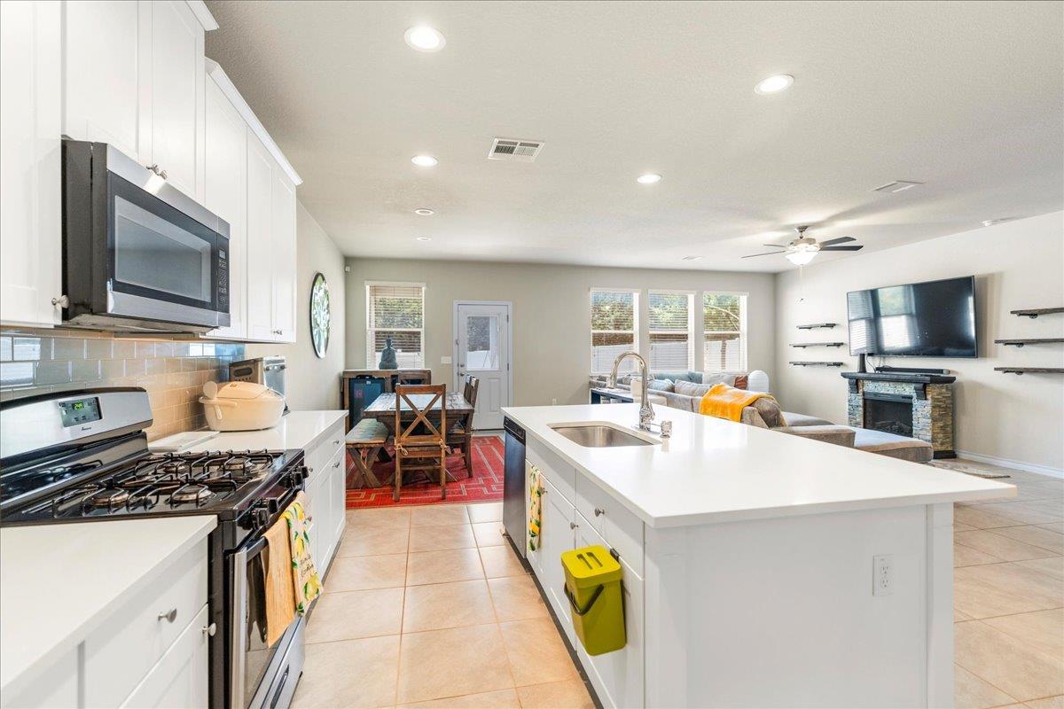 11600 River Plantation DR, Austin, TX 78747 photo 5