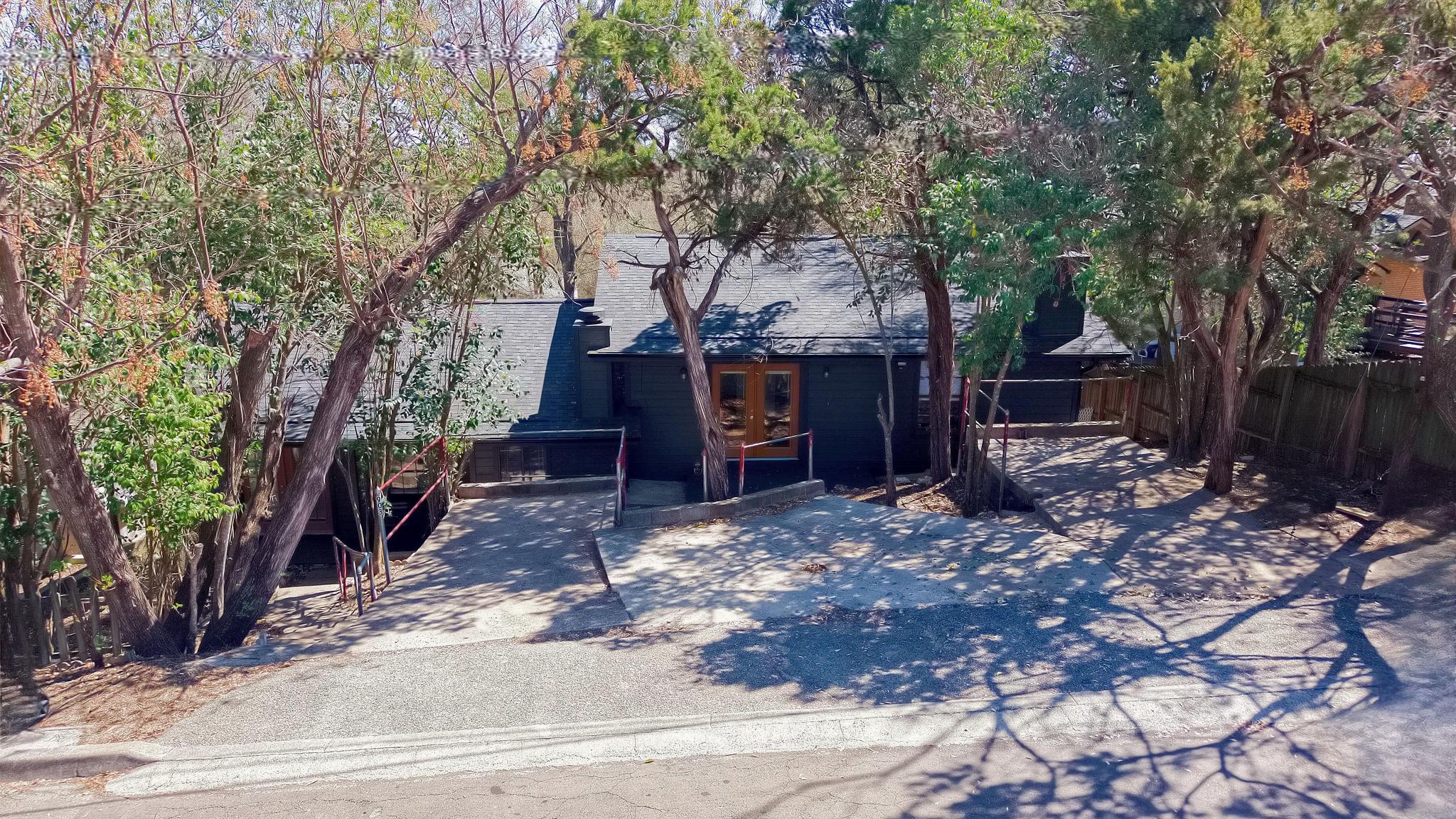 903-905 Hillyer ST, San Marcos, TX 78666 photo 2