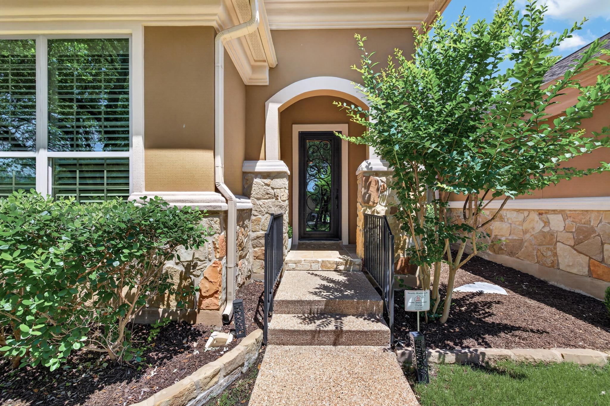 163 Estrella XING, Georgetown, TX 78628 photo 2
