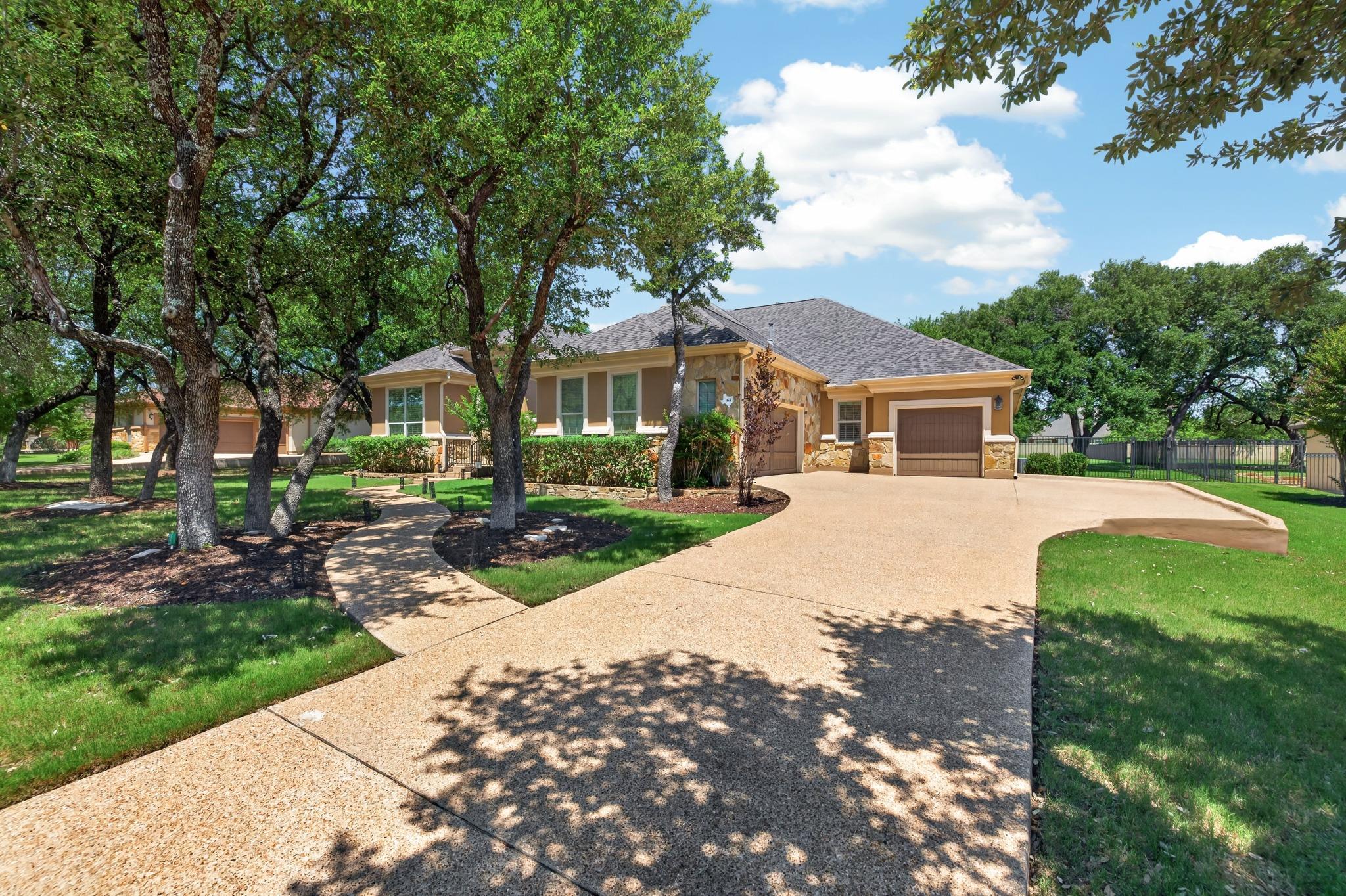 163 Estrella XING, Georgetown, TX 78628 photo 3