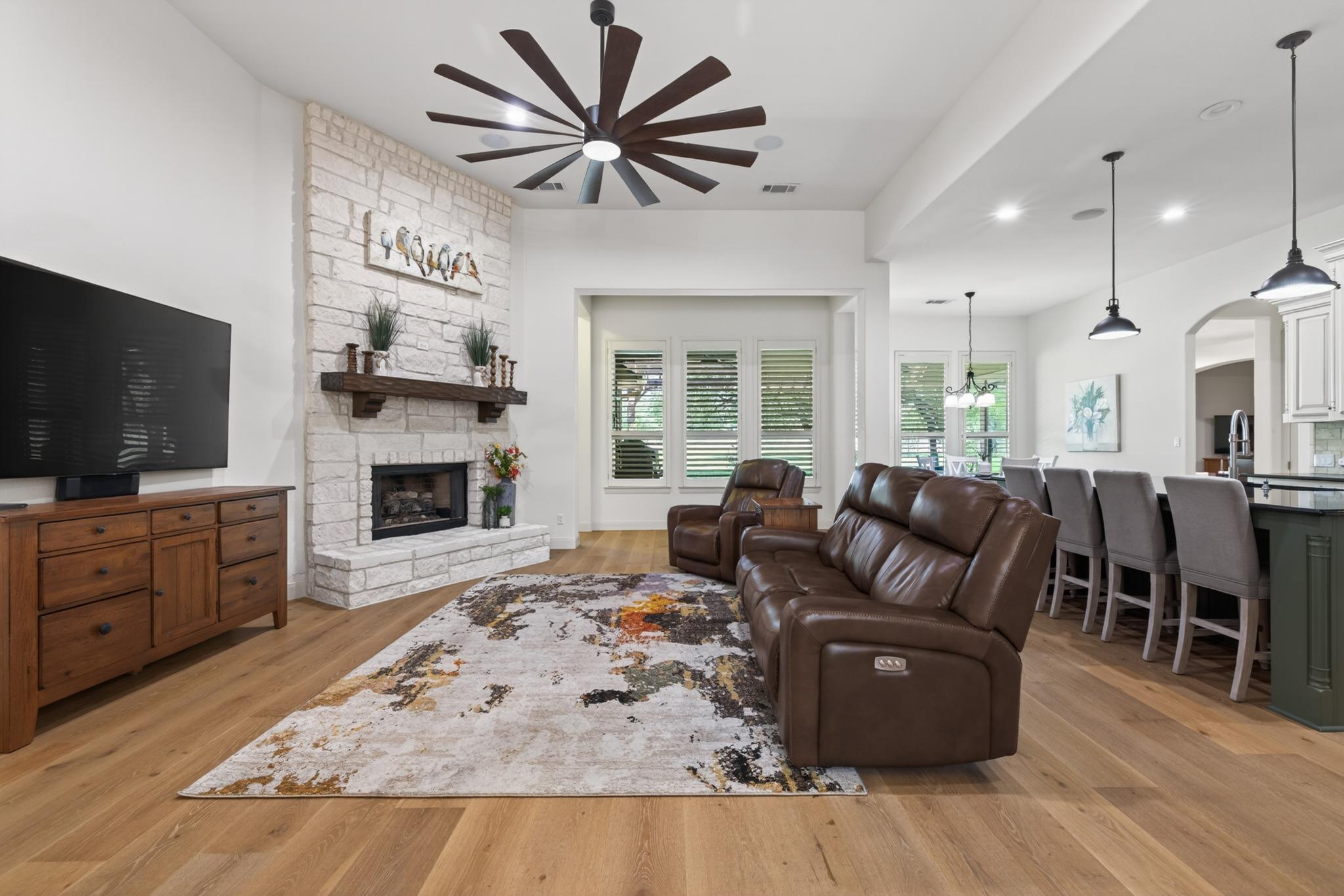 163 Estrella XING, Georgetown, TX 78628 photo 5