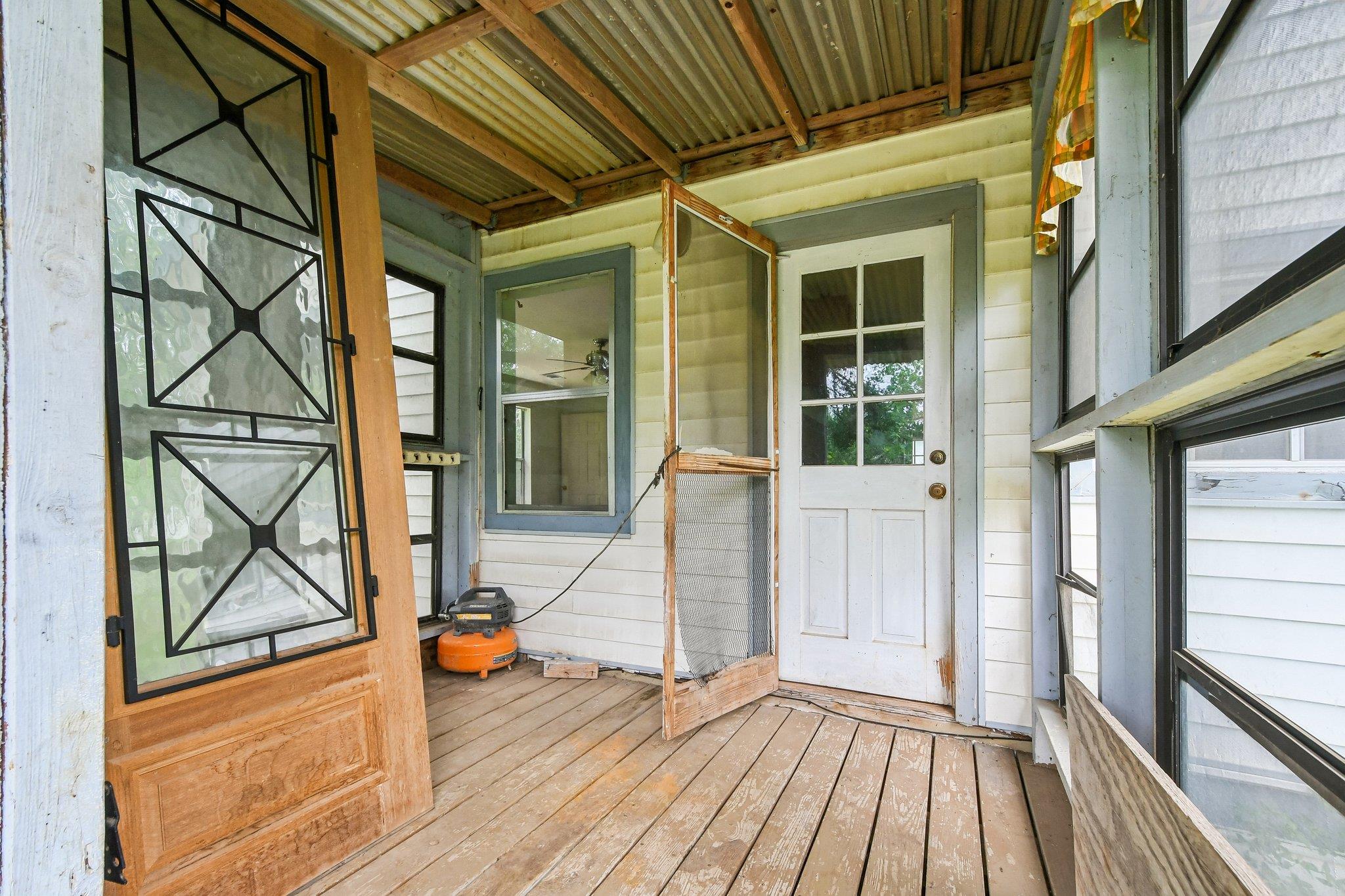 116 Hart LN, Cedar Creek, TX 78612 photo 4