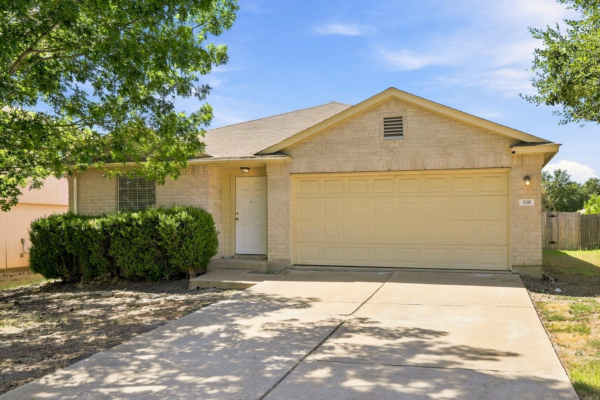 338 Oxford DR, Kyle, TX 78640 photo 3