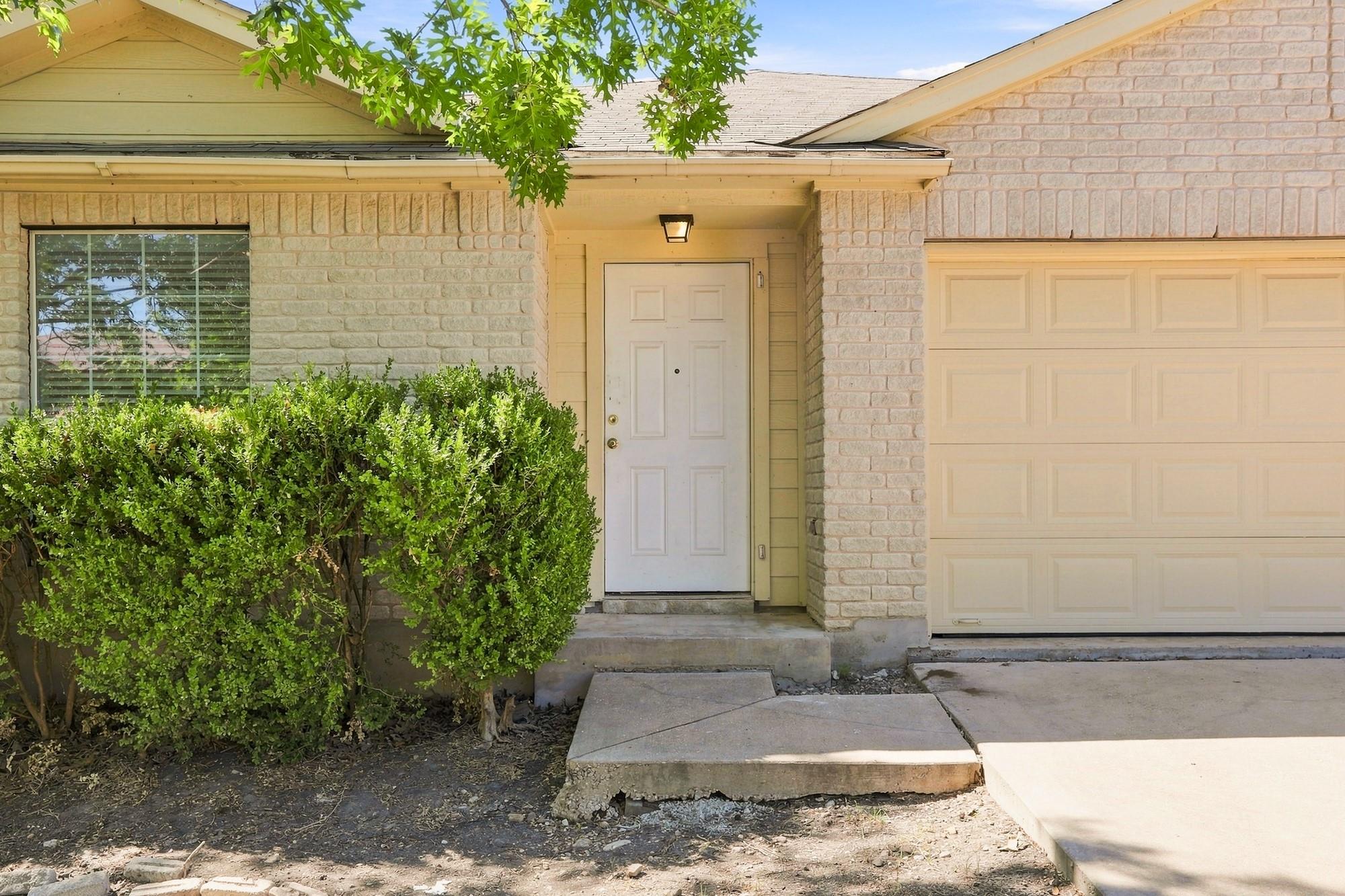 338 Oxford DR, Kyle, TX 78640 photo 4