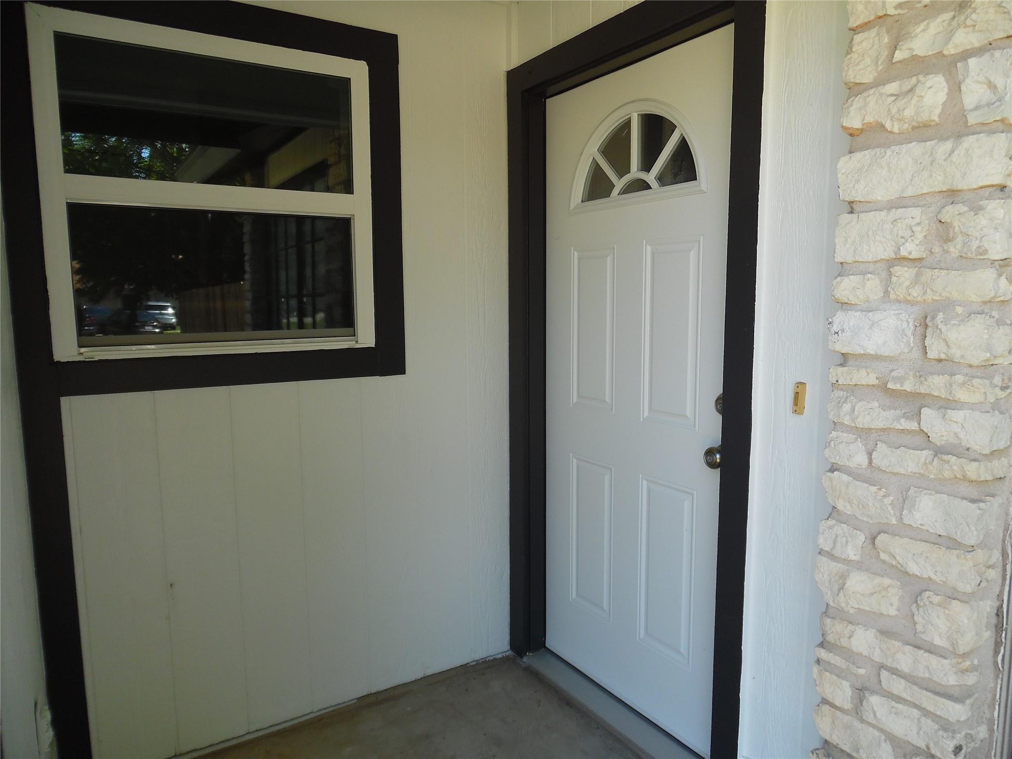 7400 Dixie DR #B, Austin, TX 78744 photo 3