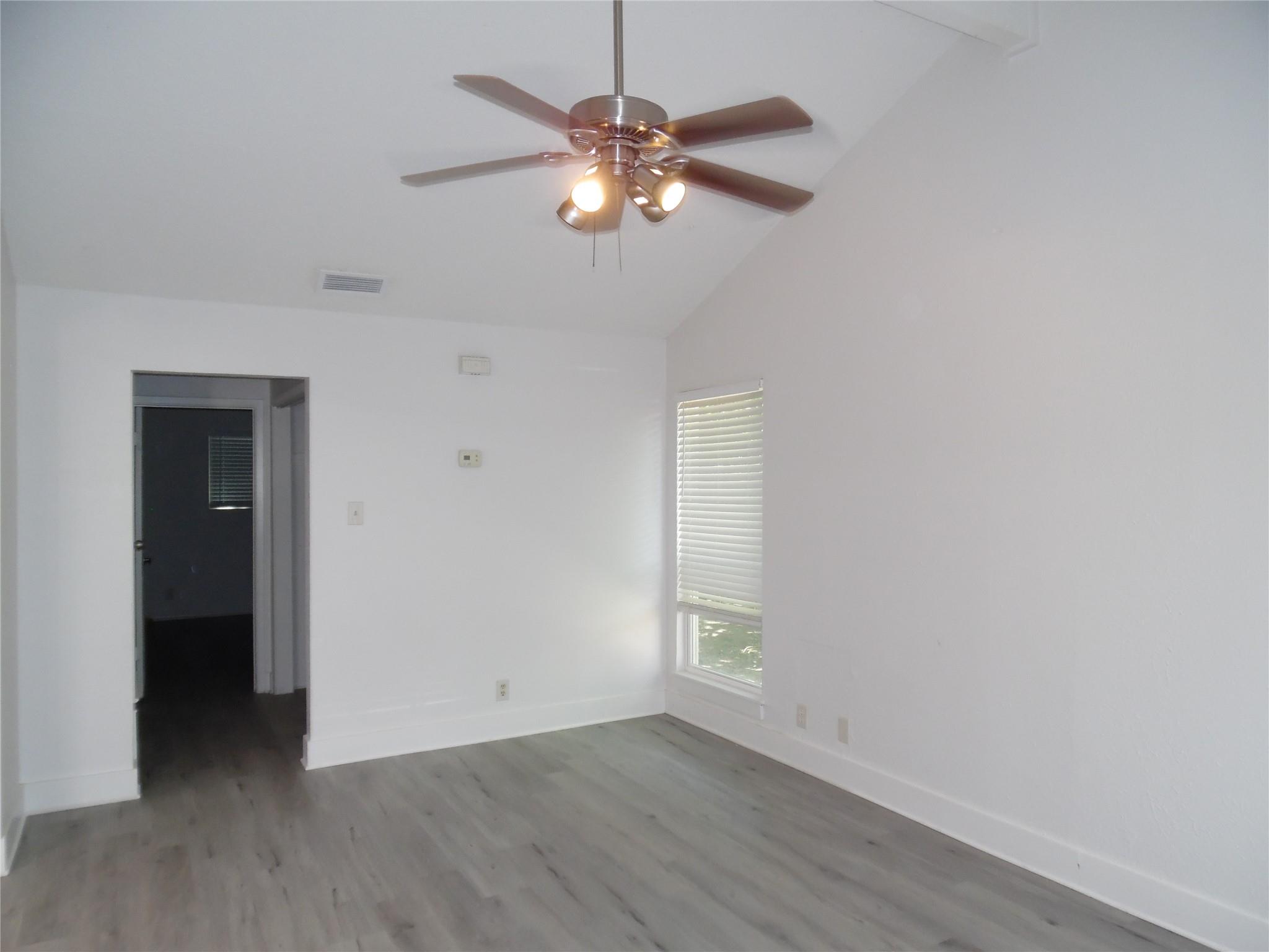 7400 Dixie DR #B, Austin, TX 78744 photo 4