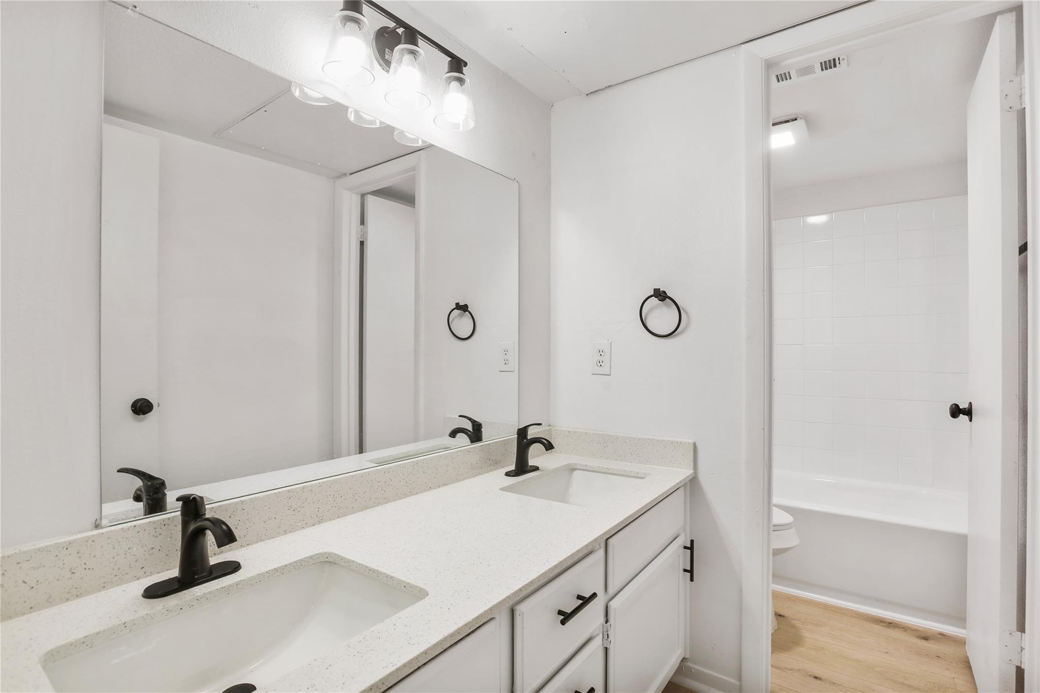 923 41st ST #102, Austin, TX 78751 photo 5