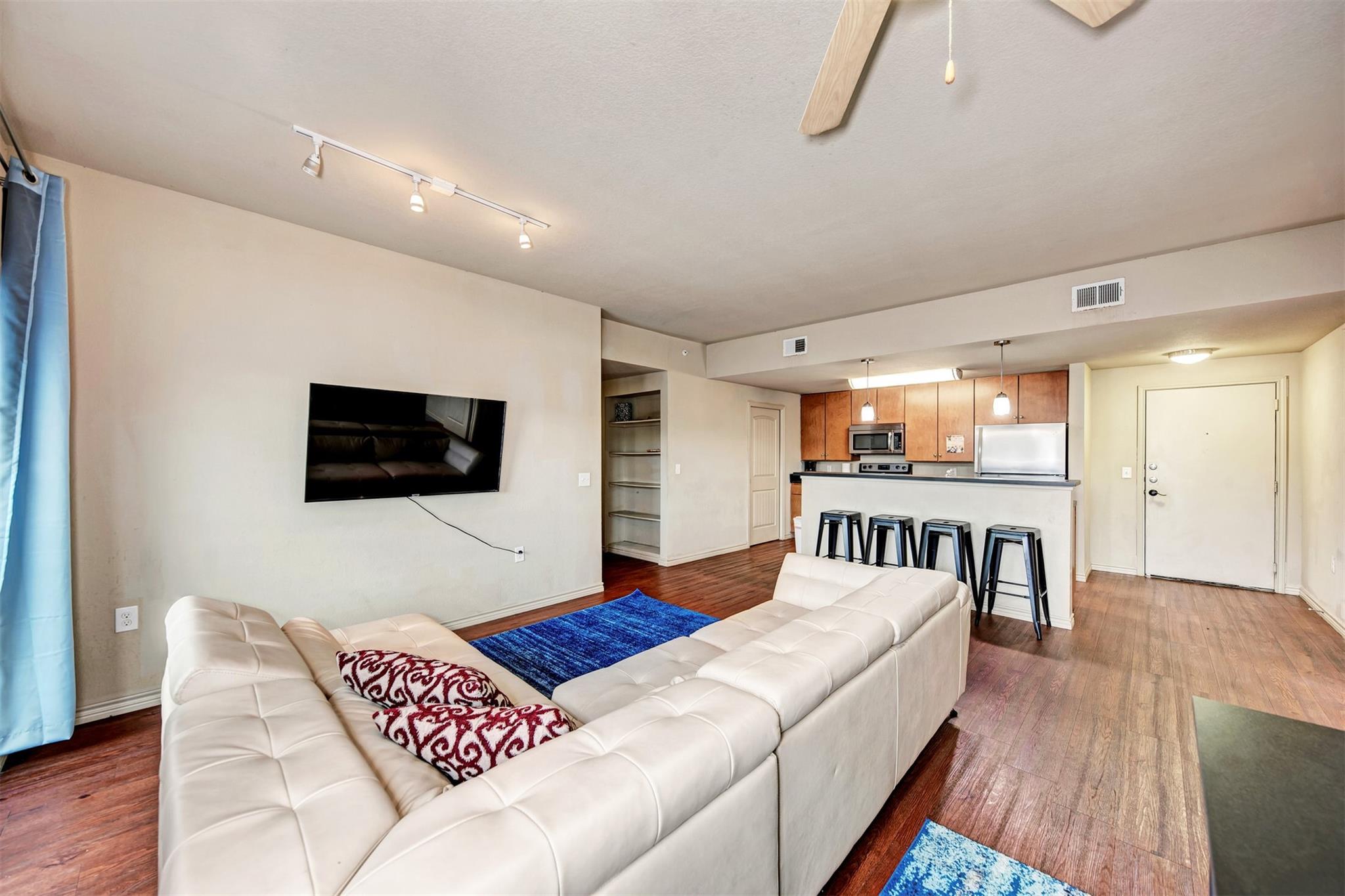 5117 Lamar BLVD #304, Austin, TX 78751 photo 5