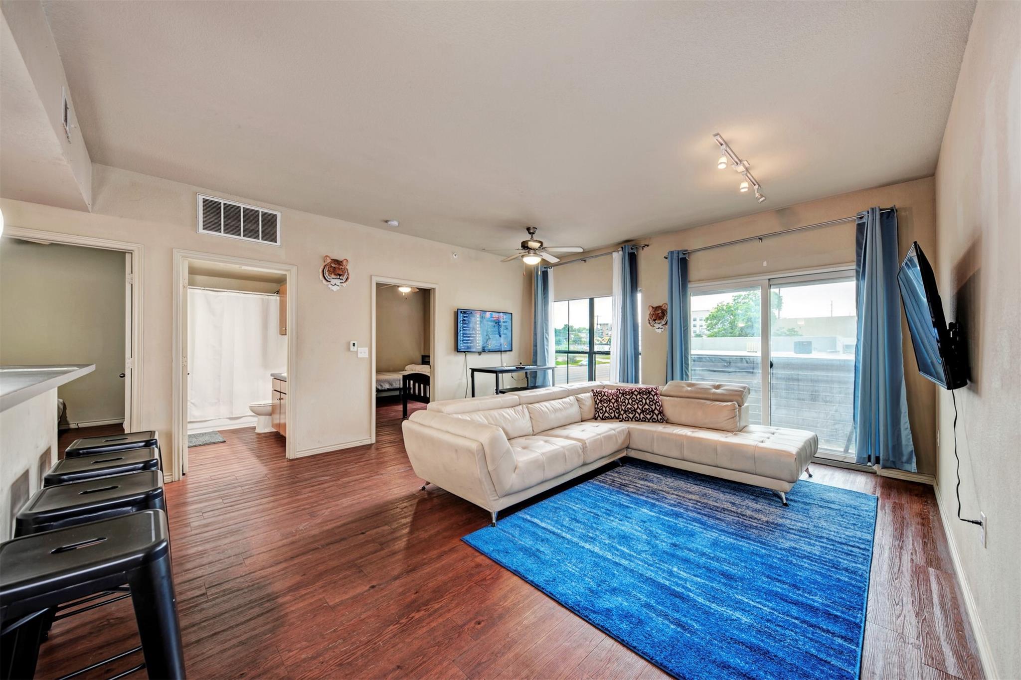 5117 Lamar BLVD #304, Austin, TX 78751 photo 4