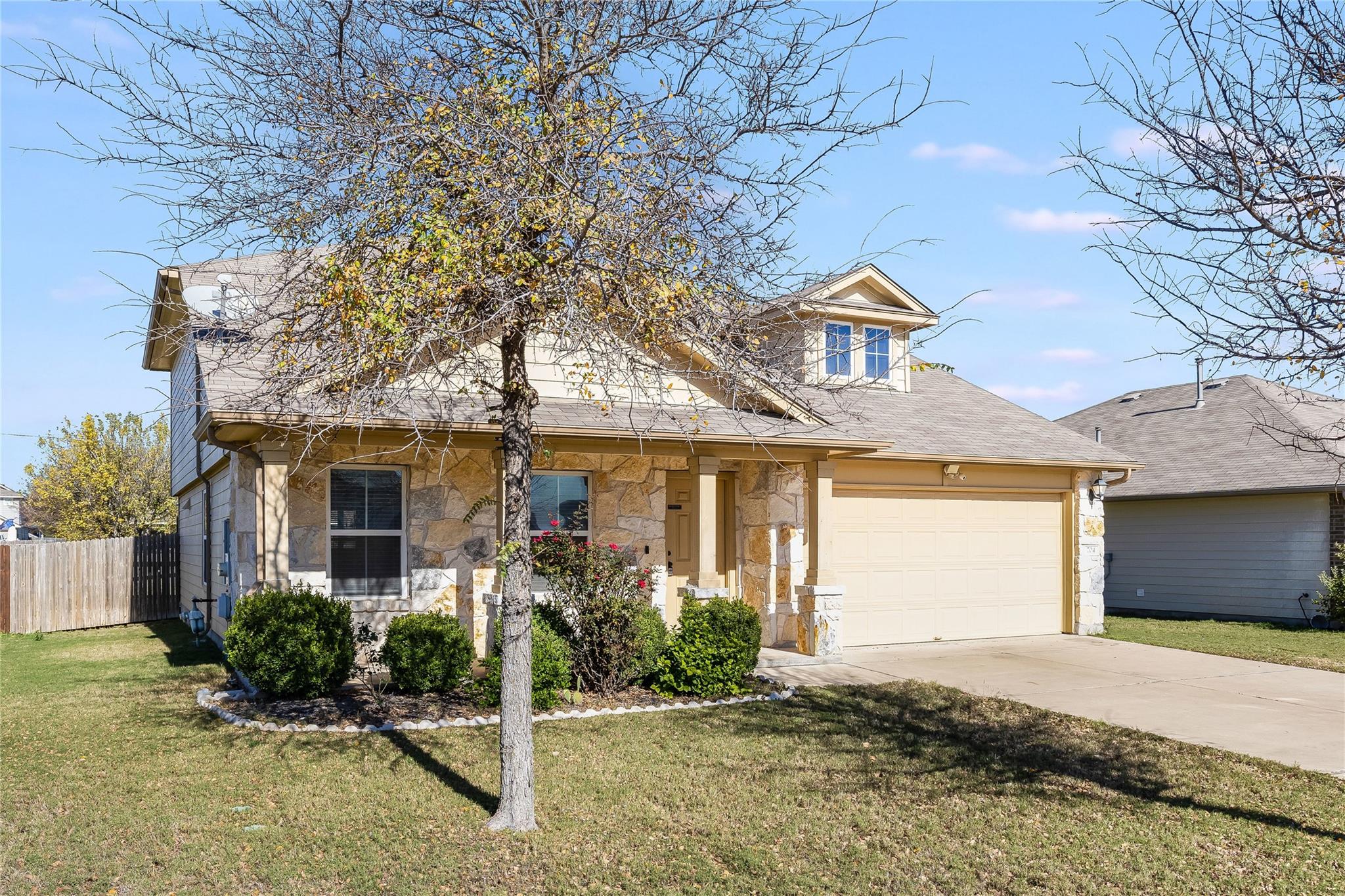 704 Mitchell DR, Hutto, TX 78634 photo 3