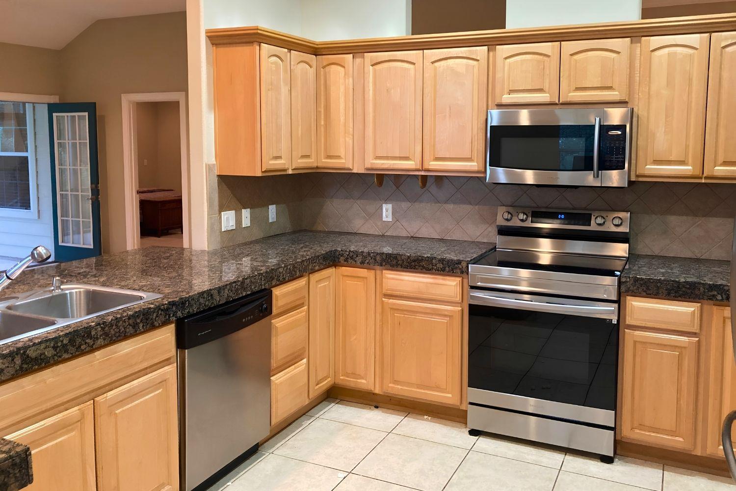 117 Keswick DR, Spicewood, TX 78669 photo 3