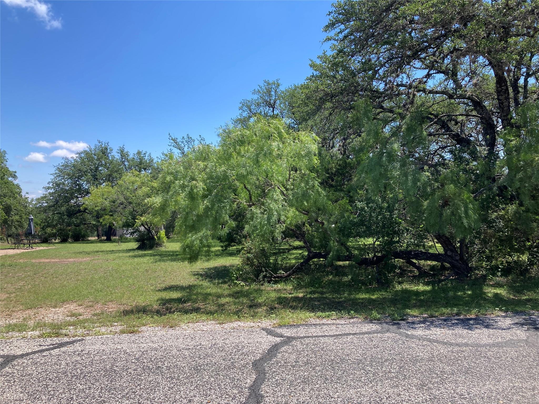 115 Keswick DR, Spicewood, TX 78669 photo 4