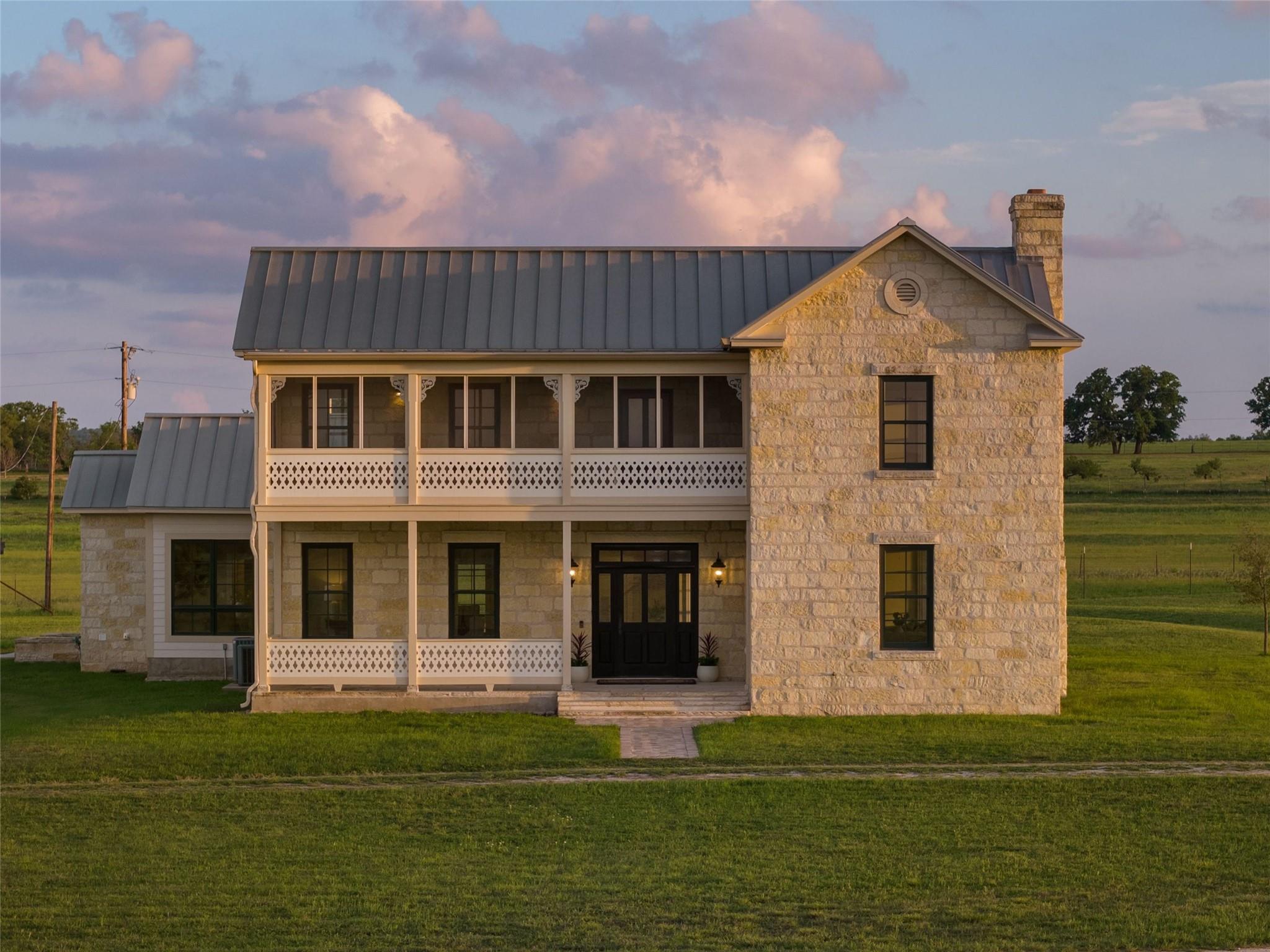 466 German LN, Fredericksburg, TX 78624 photo 2