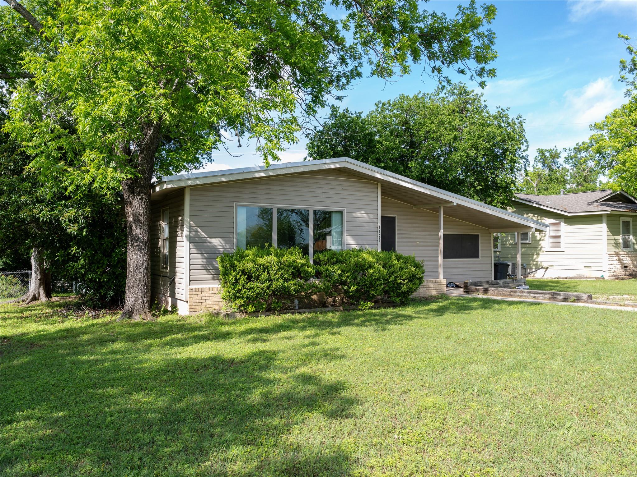 1120 Nix RD, Lampasas, TX 76550 photo 2