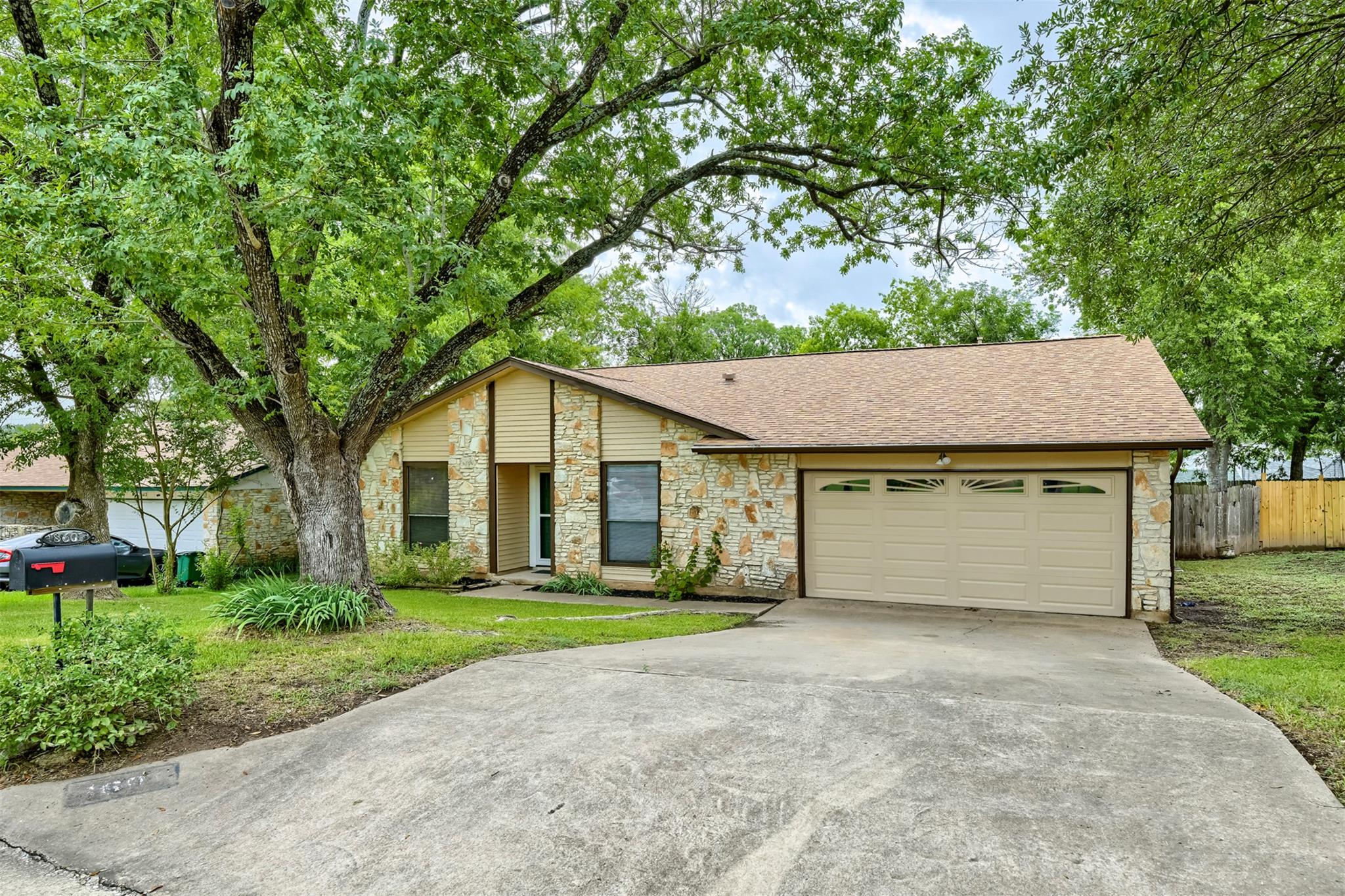 8601 Danville DR, Austin, TX 78753 photo 2