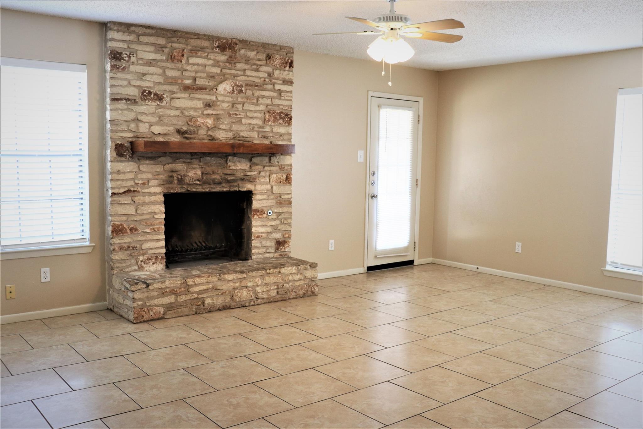 1202 Leander RD #A & B, Georgetown, TX 78628 photo 4