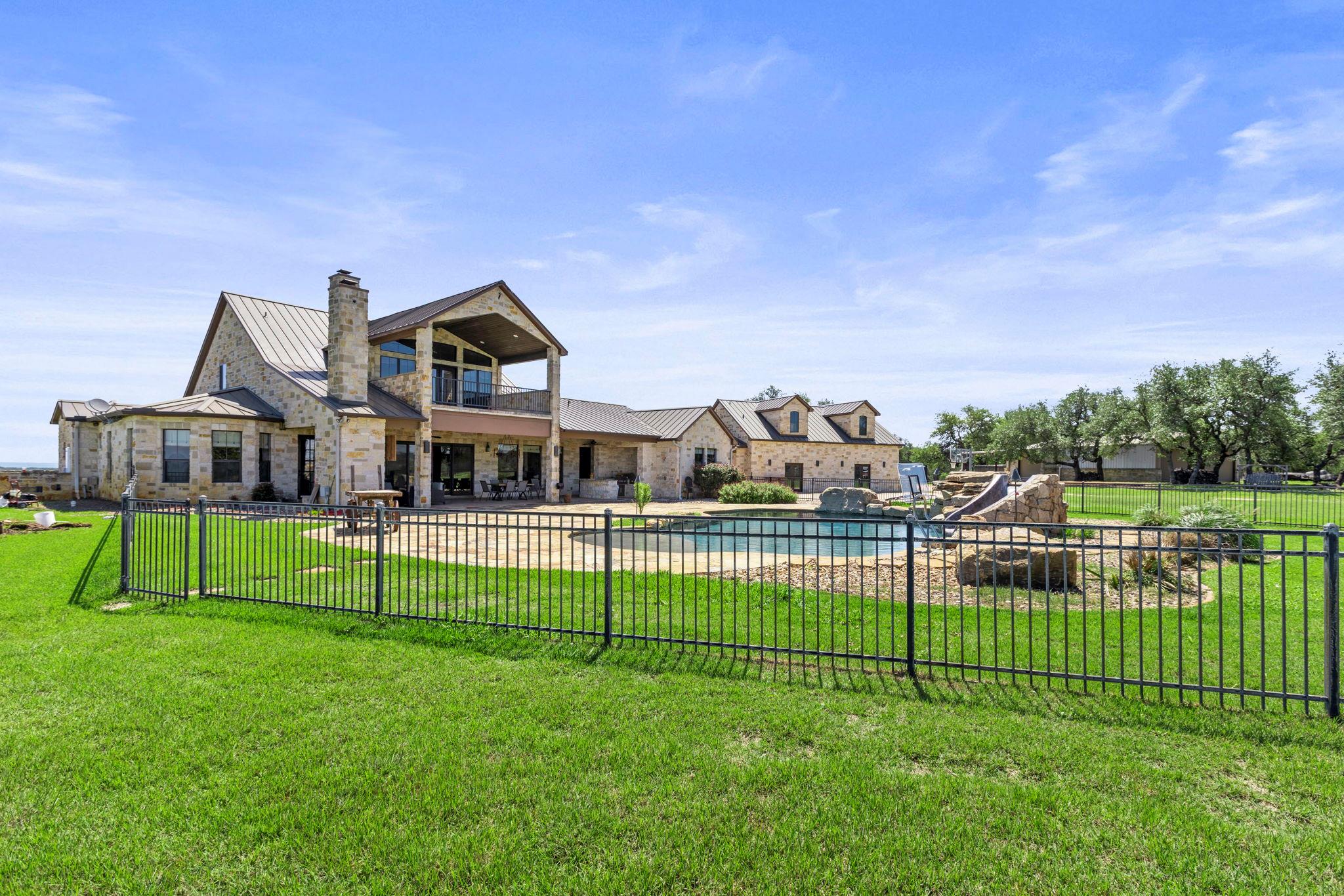 297 Kylie Rae CT, Round Mountain, TX 78663 photo 2