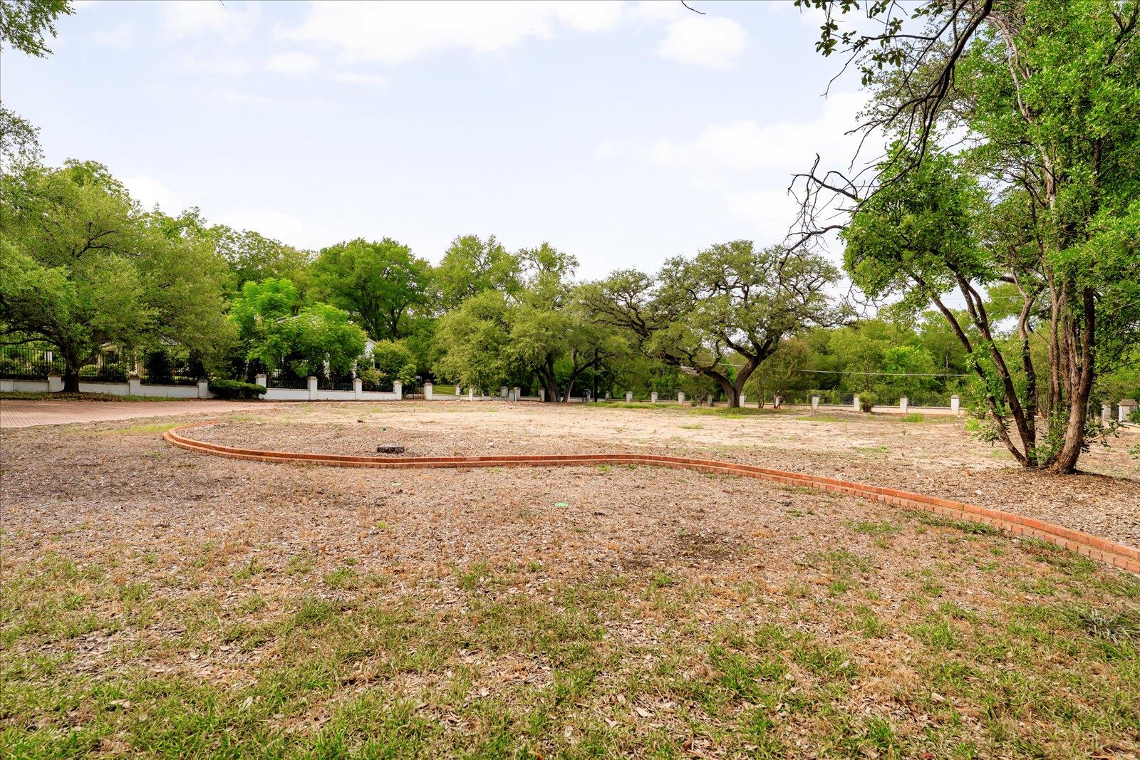 Balcones Park Annex
