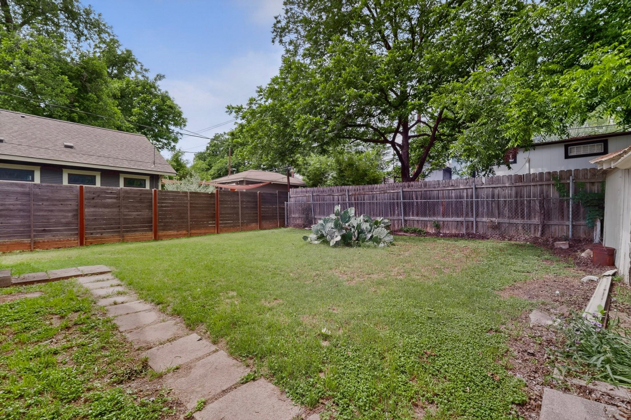 1912 Holly ST, Austin, TX 78702 photo 3