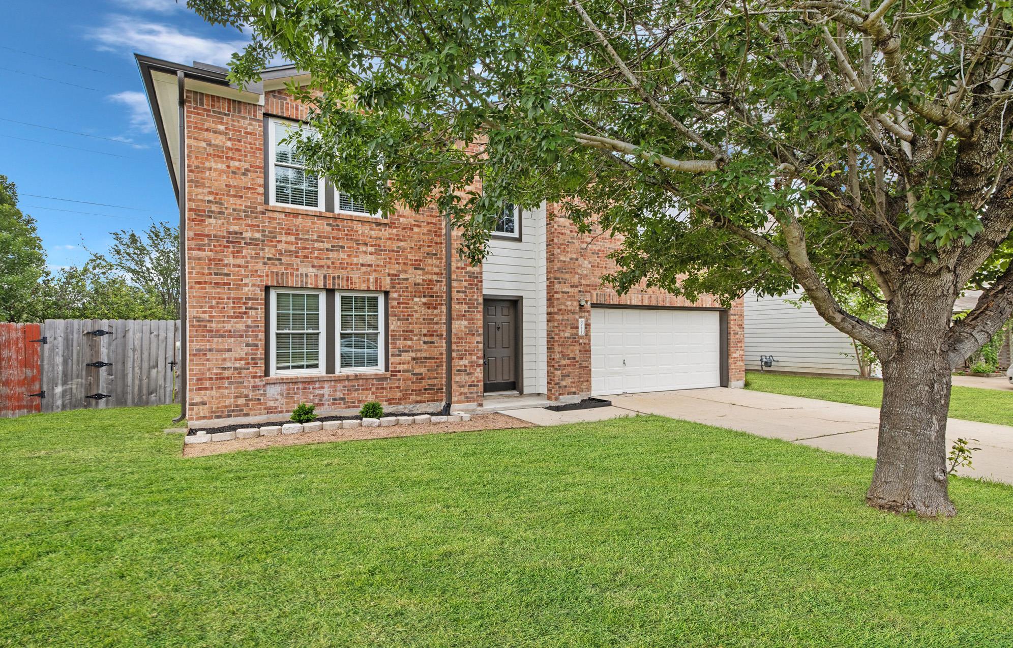1421 Newbury ST, Georgetown, TX 78626 photo 4