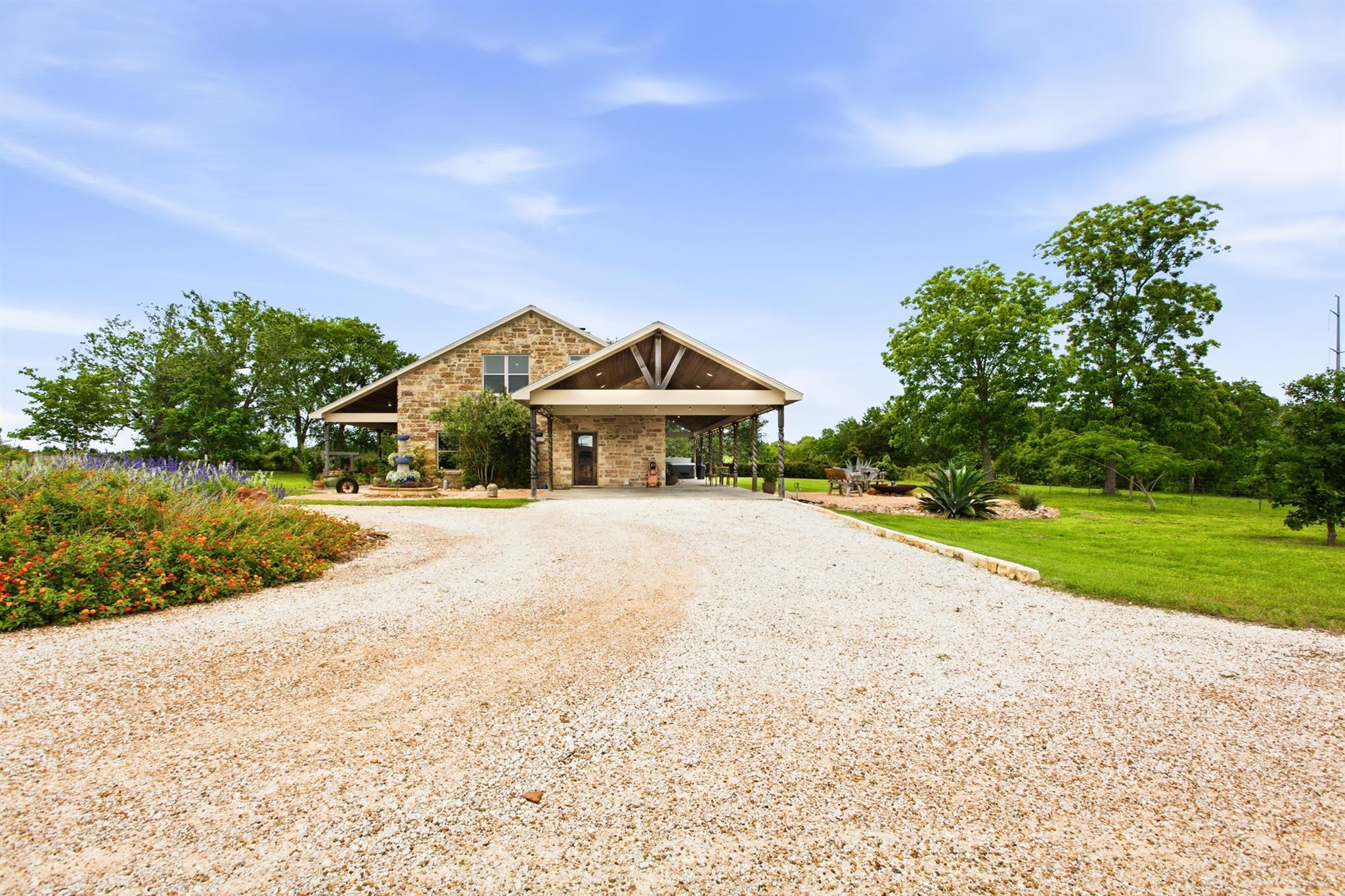 7835 Berger RD, Schulenburg, TX 78956 photo 3