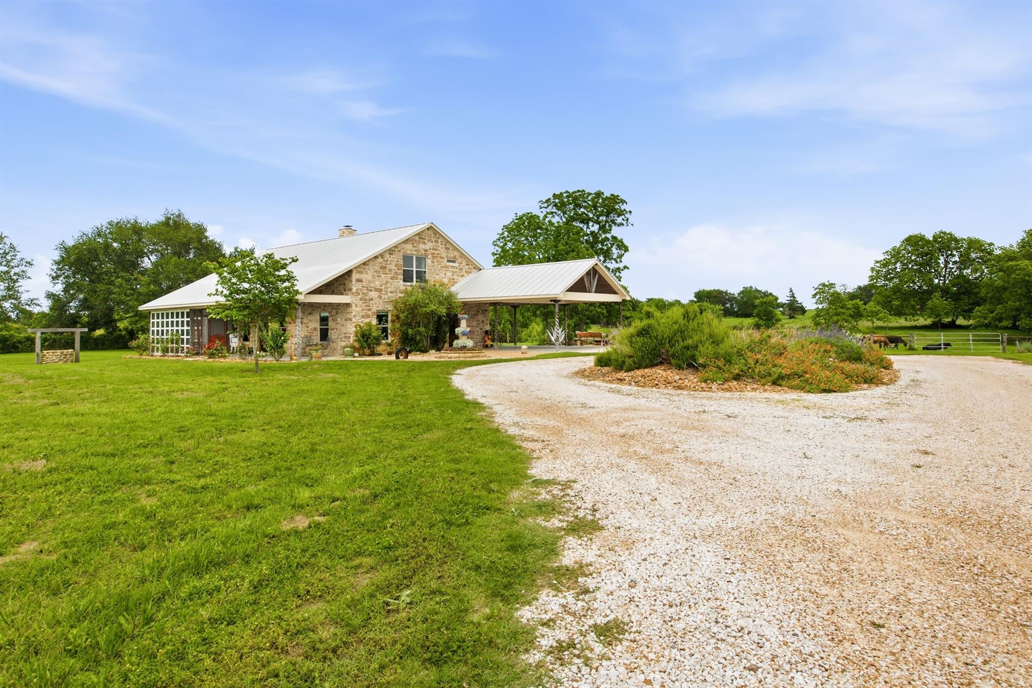 7835 Berger RD, Schulenburg, TX 78956 photo 5