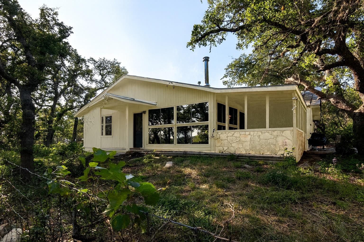 435 Spangenberg RD, Blanco, TX 78623 photo 3