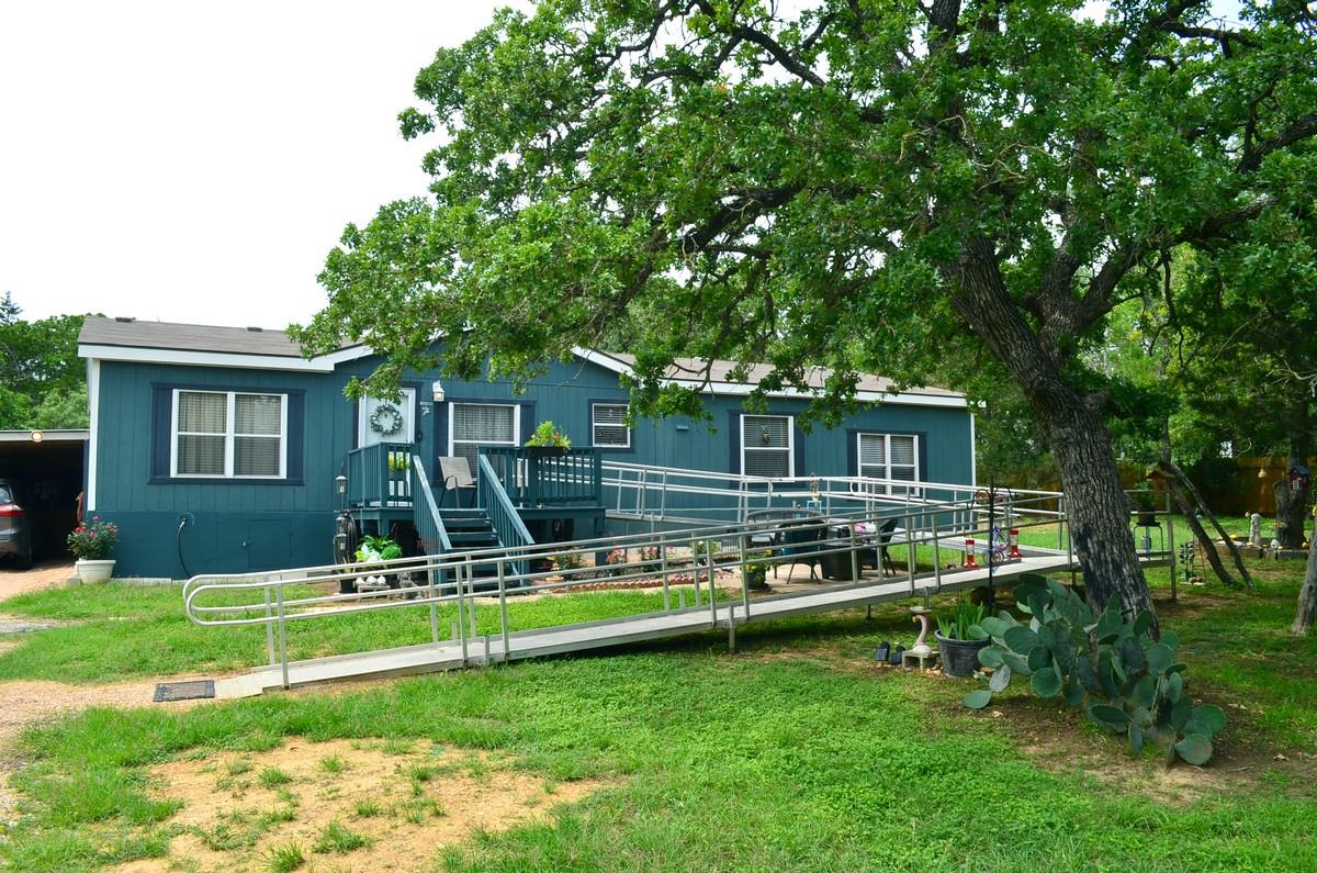 218 Texas Oak DR, Cedar Creek, TX 78612 photo 2