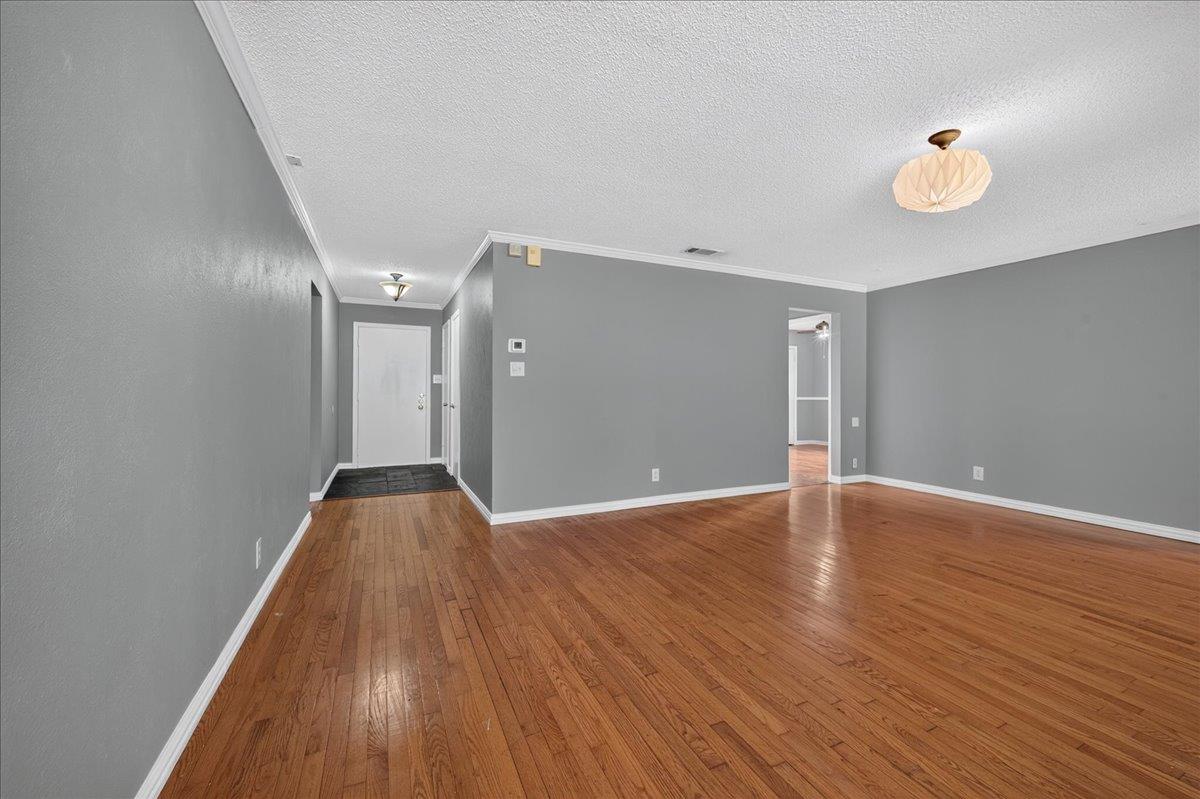 10215 Missel Thrush DR, Austin, TX 78750 photo 5