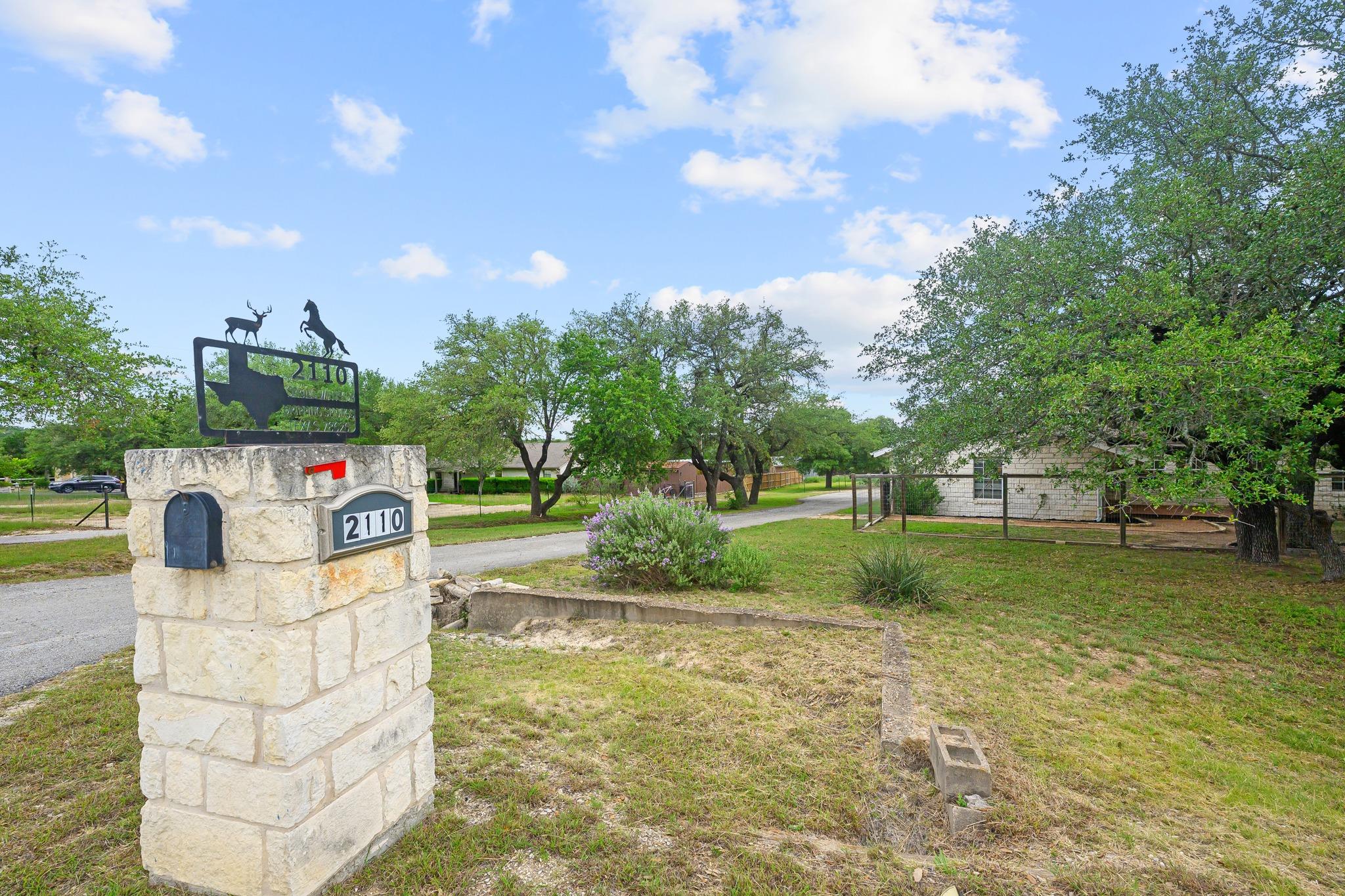 2110 Spring Valley DR, Dripping Springs, TX 78620 photo 4