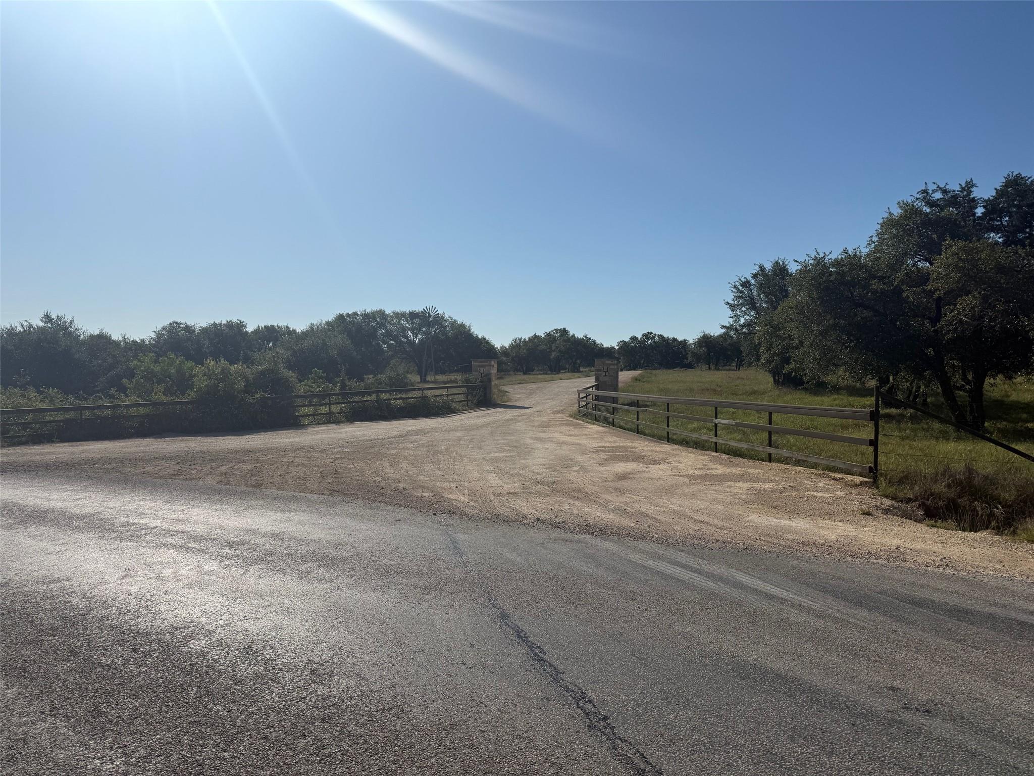 1 Shiny Top Ranch RD, Salado, TX 76571 photo 2