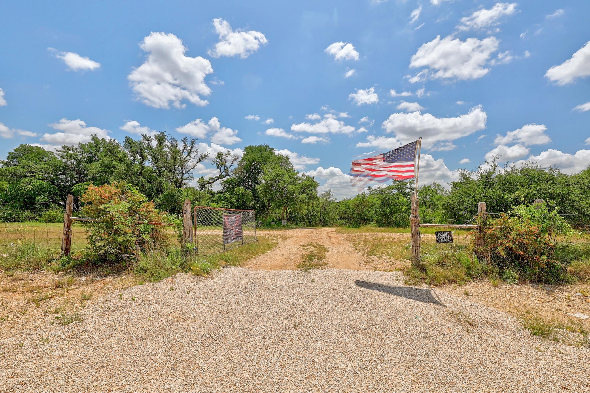 1351 County Road 257, Liberty Hill, TX 78642 photo 5