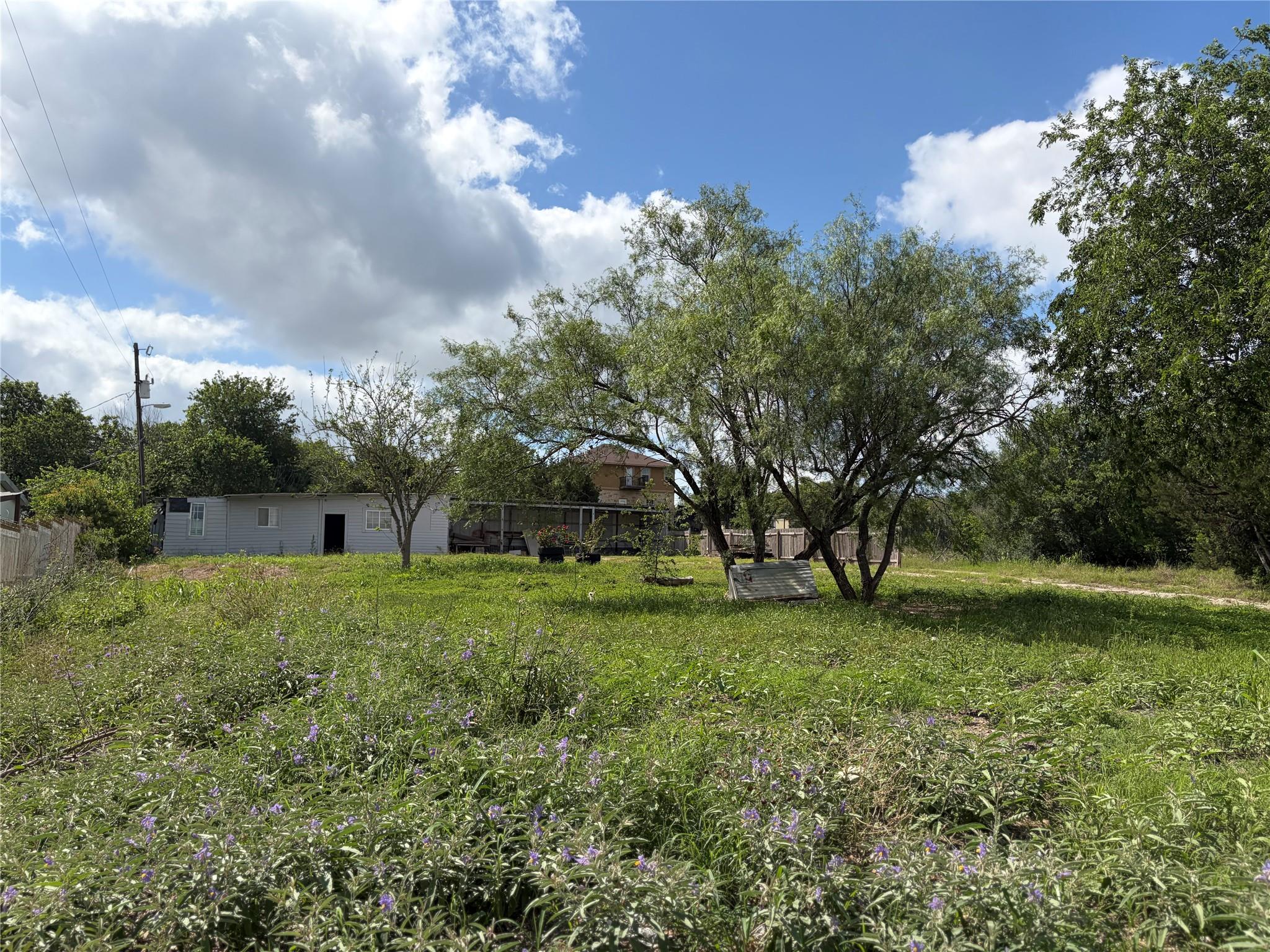 207 Cresthill CSWY, Kyle, TX 78640 photo 4