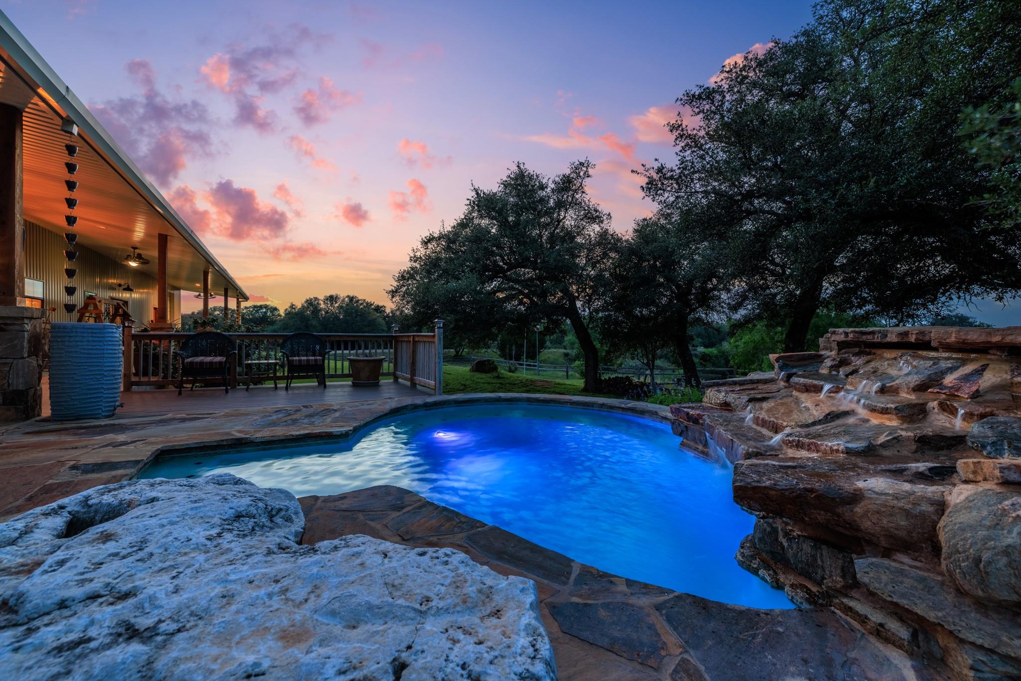 3724 Ranch Road 3347, Round Mountain, TX 78663 photo 2