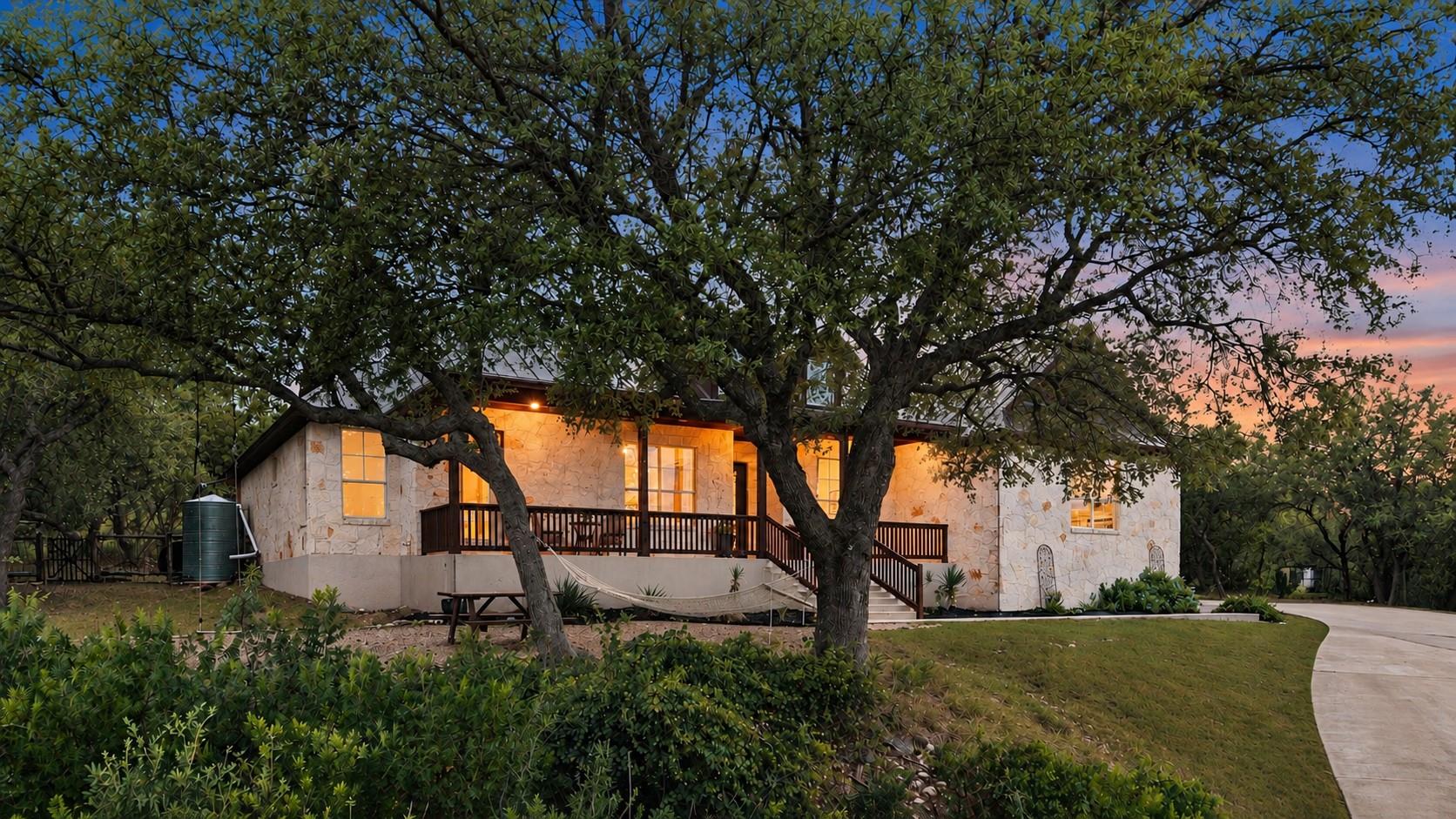 1906 Bee Creek RD, Spicewood, TX 78669 photo 4