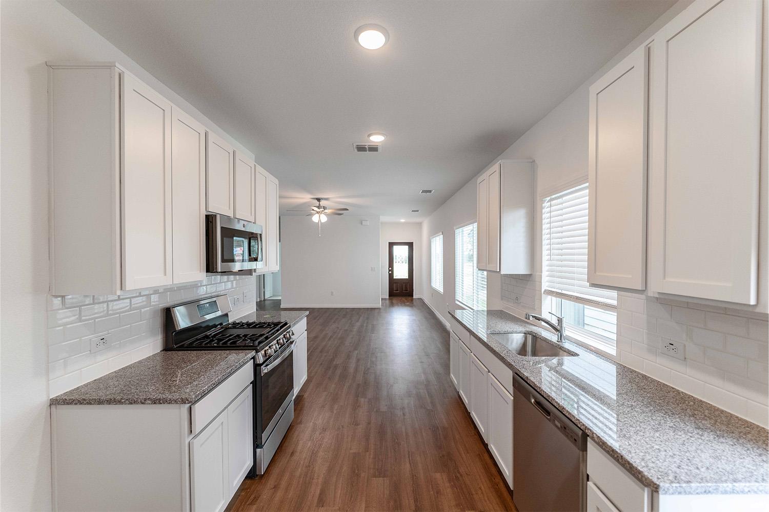 380 Kenai DR, Kyle, TX 78640 photo 3