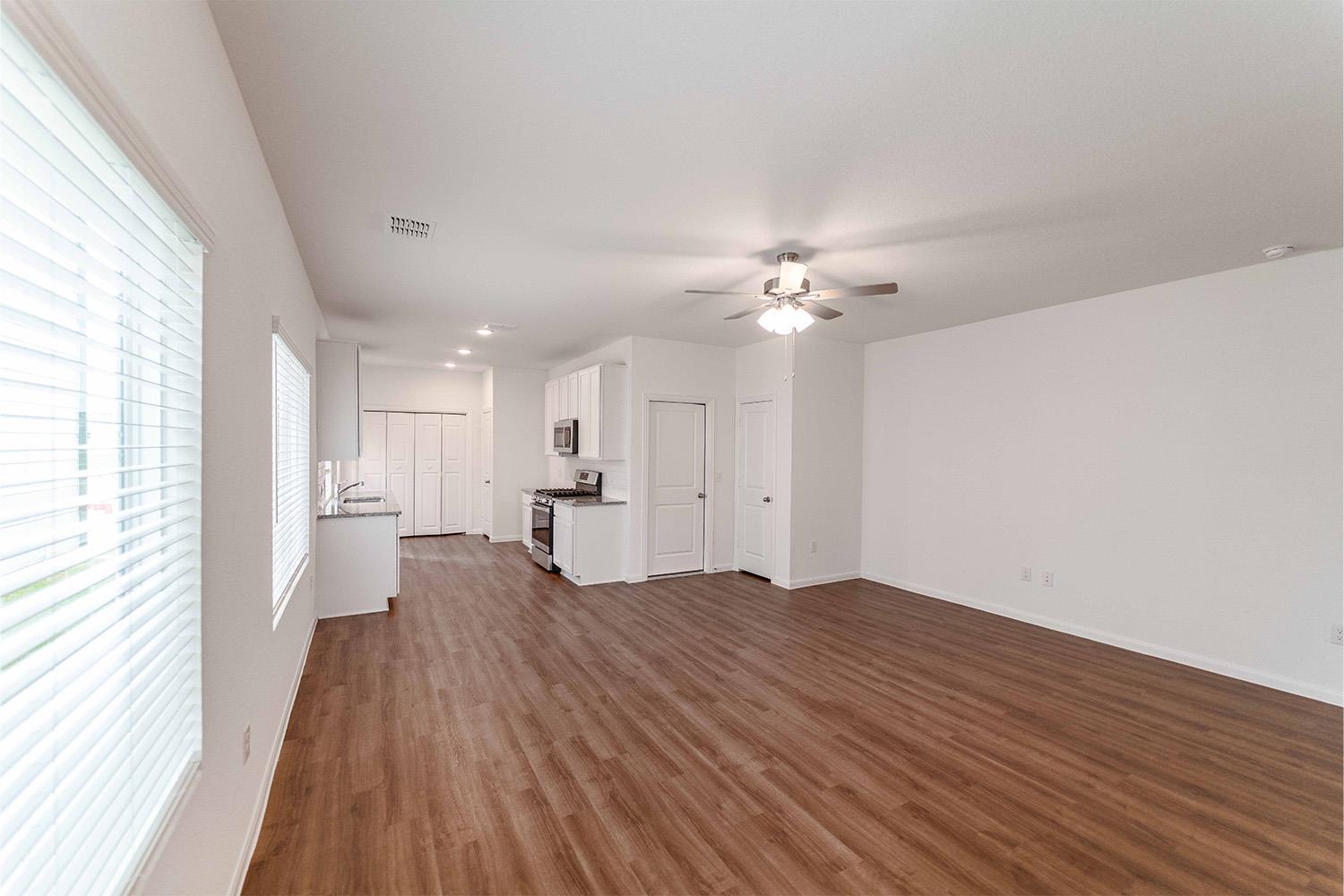 380 Kenai DR, Kyle, TX 78640 photo 5